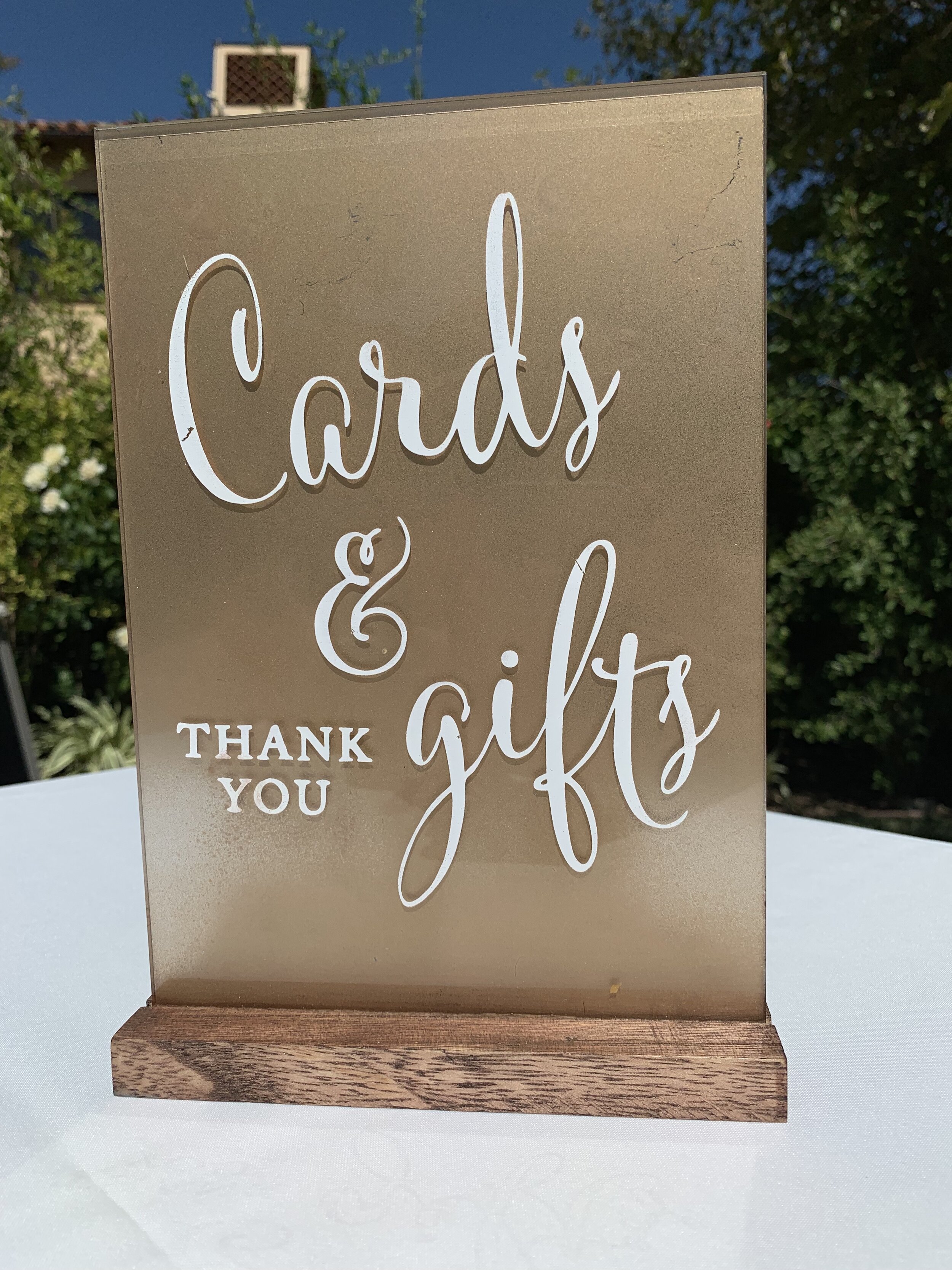 Gold Cards & Gift Sign