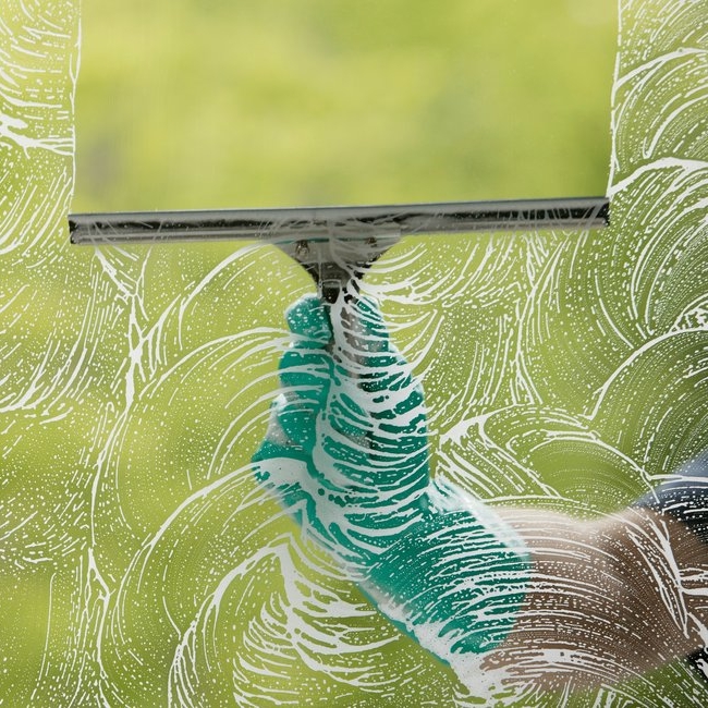 WINDOW CLEANING.jpg
