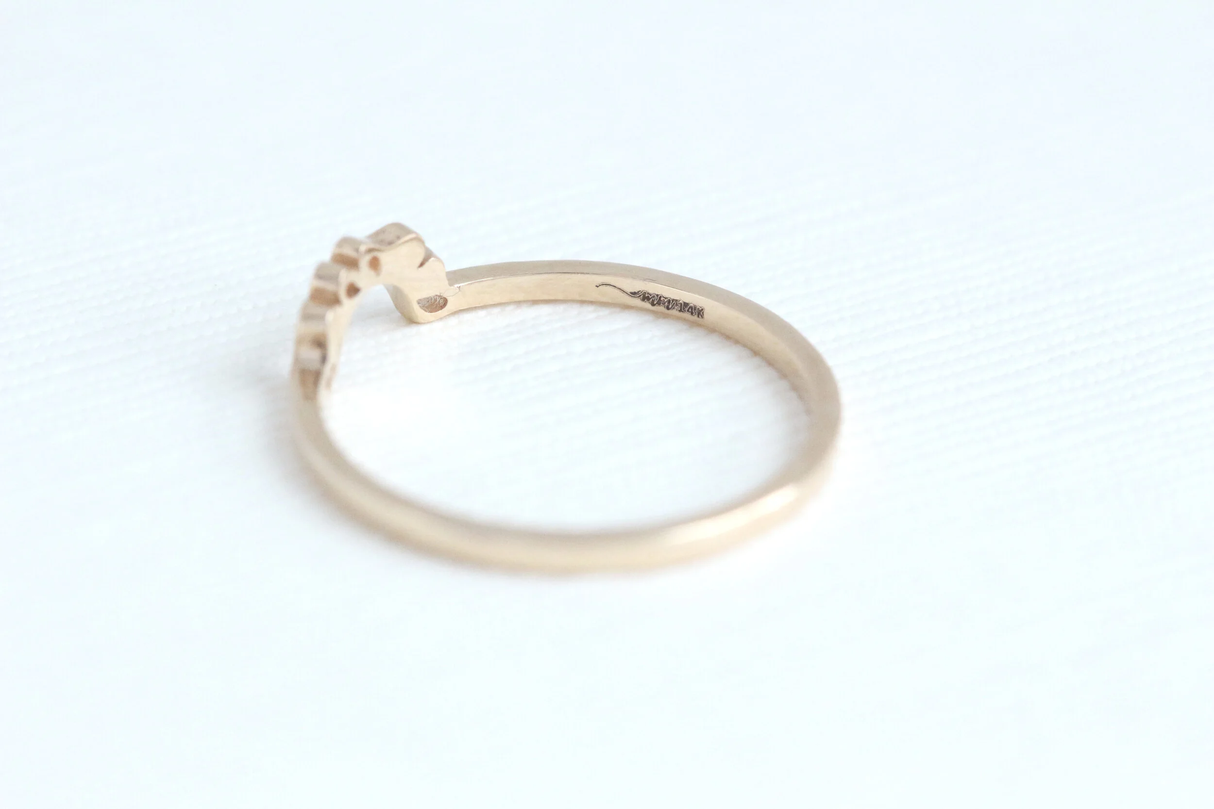 Masymetric - Rain Wedding Ring 3 - White.JPG
