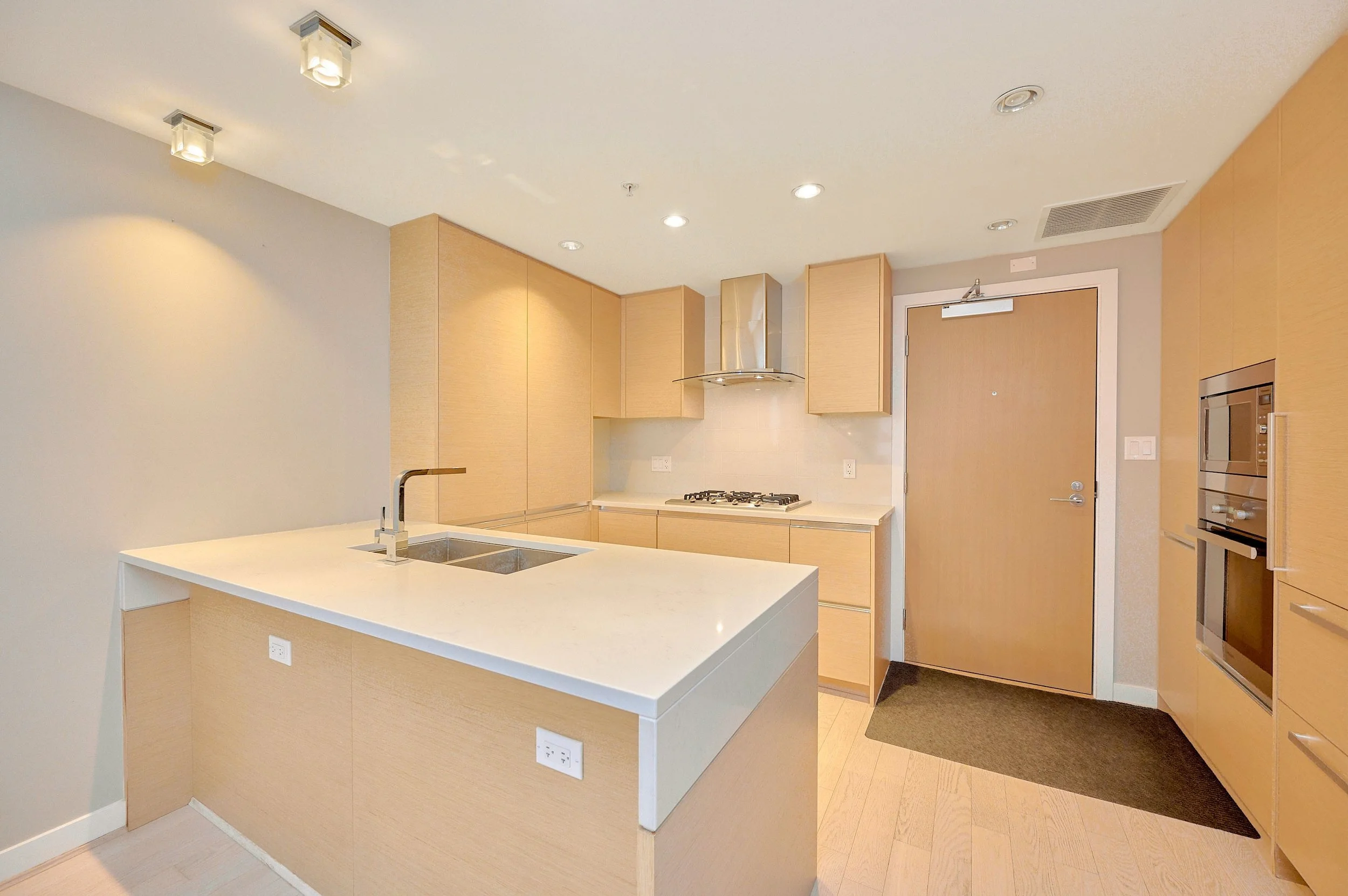 209 508 W 29 Av Vancouver 04 h.jpg