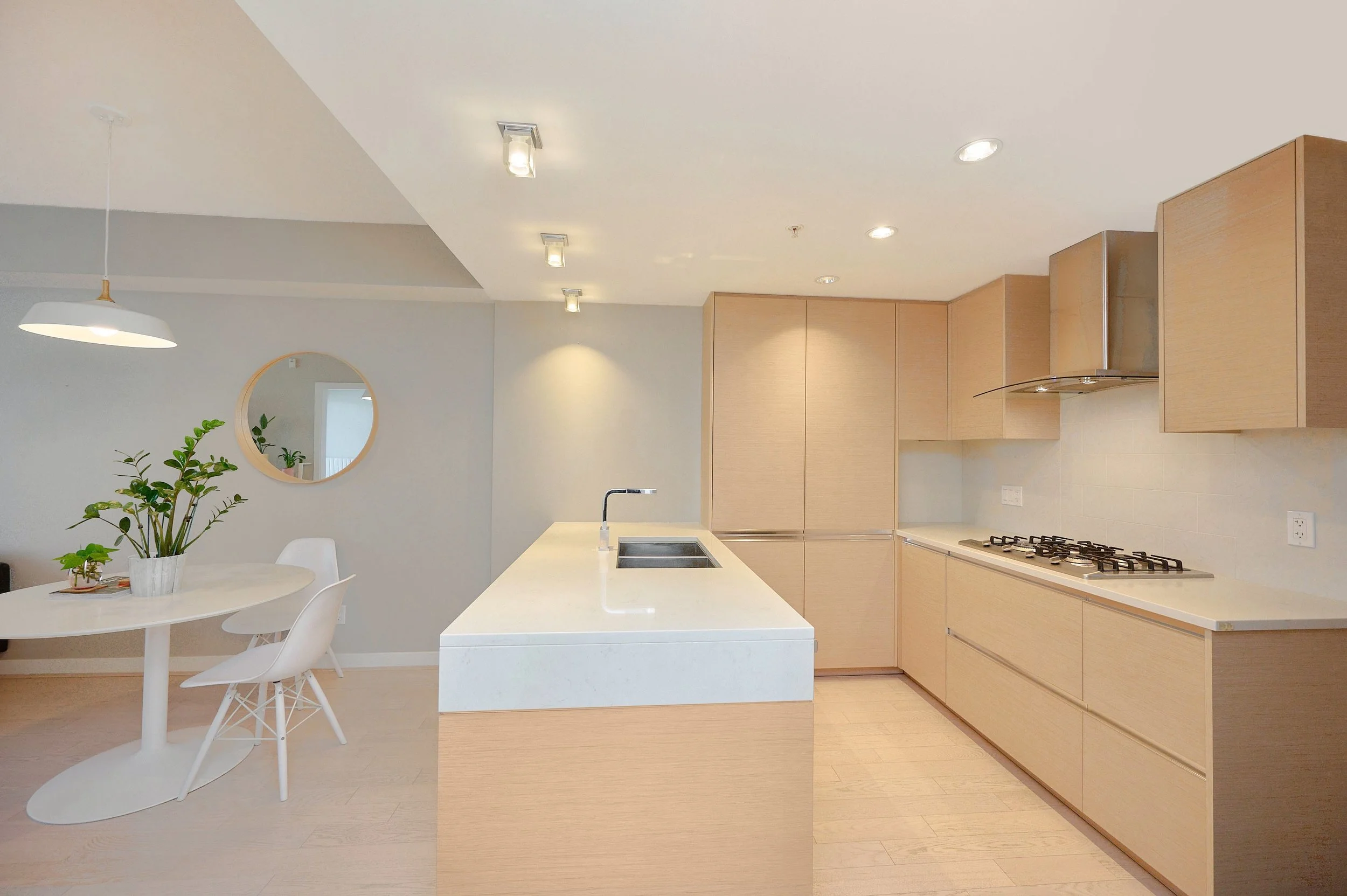 209 508 W 29 Av Vancouver 05 h.jpg