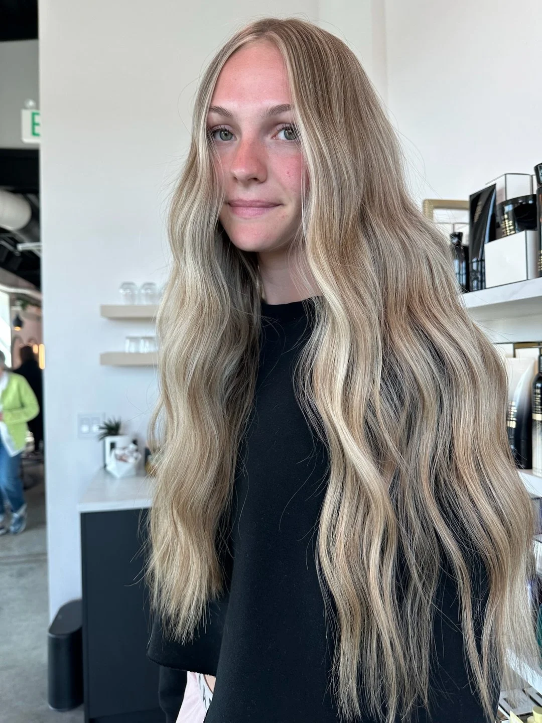 Long Honey Blonde​​​​​​​​
Artist: Kaitlin