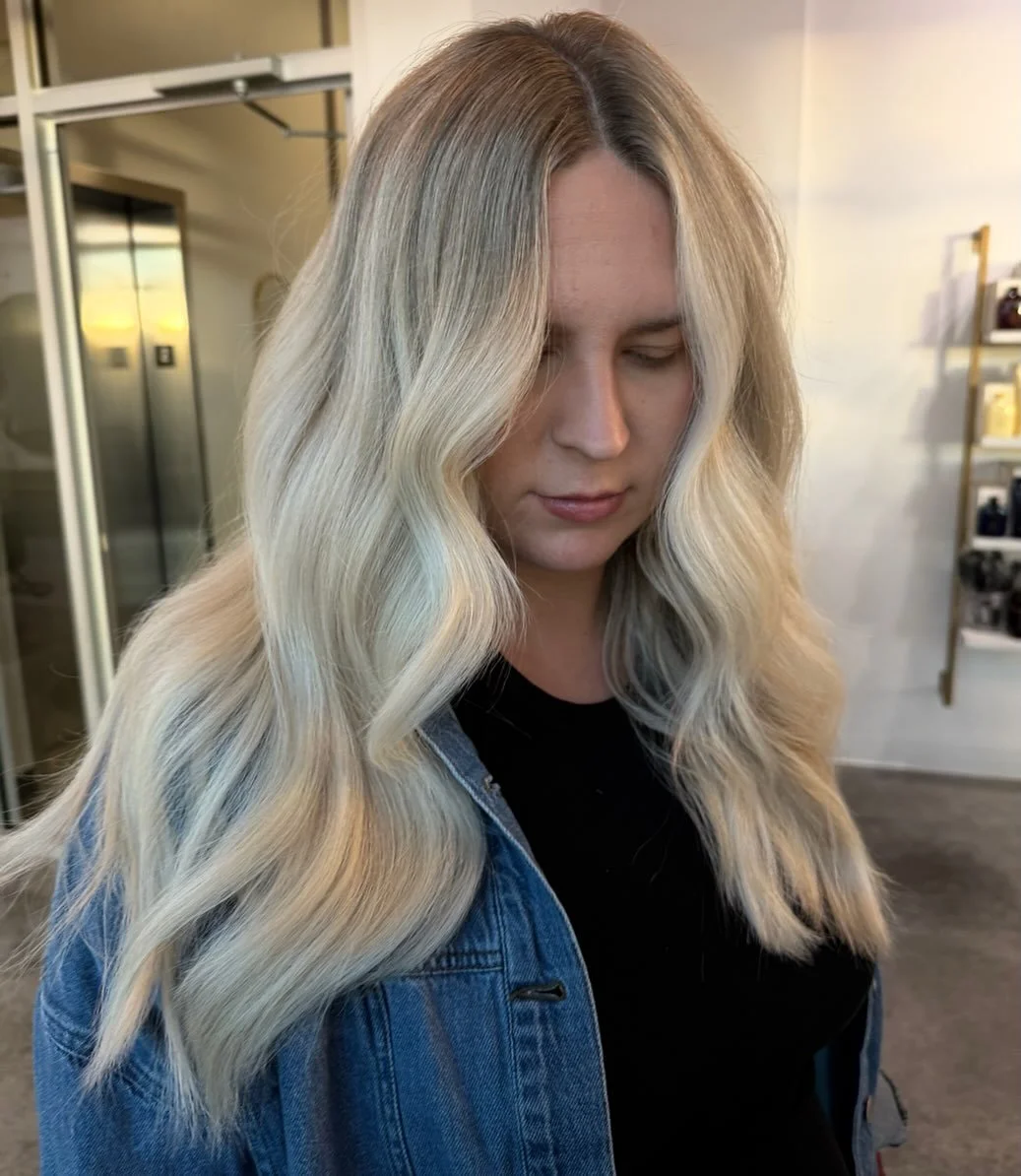 Luxurious Blonde 🍦
Artist: Cassi