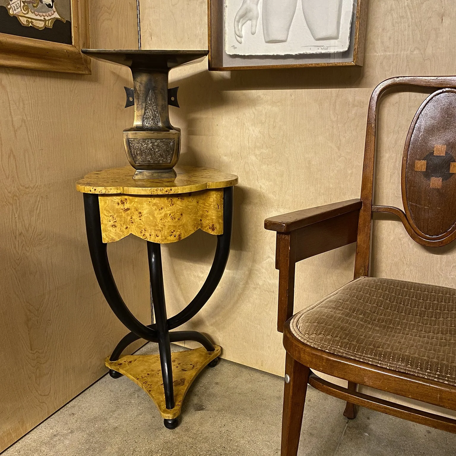 siglo-moderno-december-vintage-vignette-2025-16.jpg