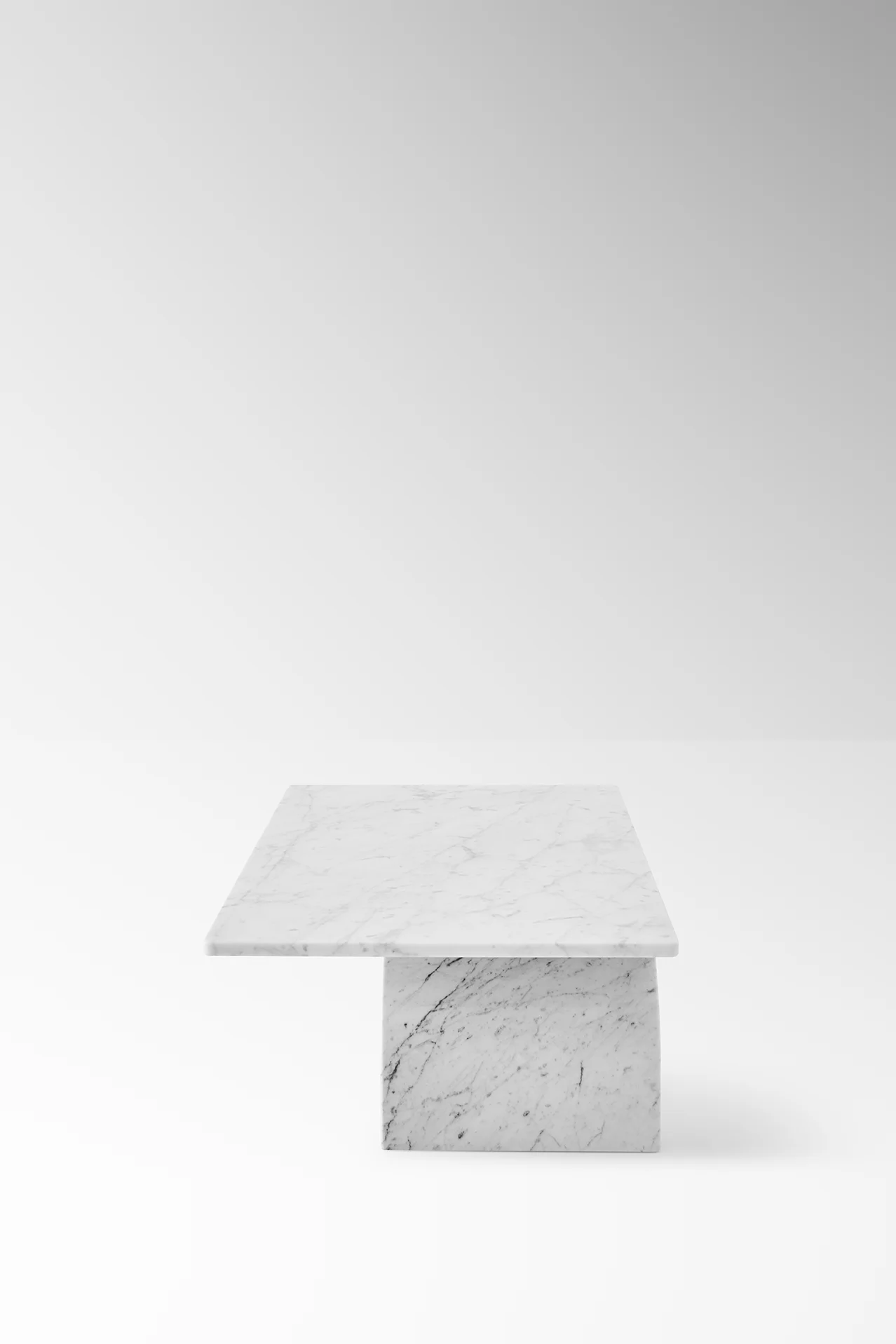 siglo-moderno-seesaw-30-nendo-white-carrara-3.jpg
