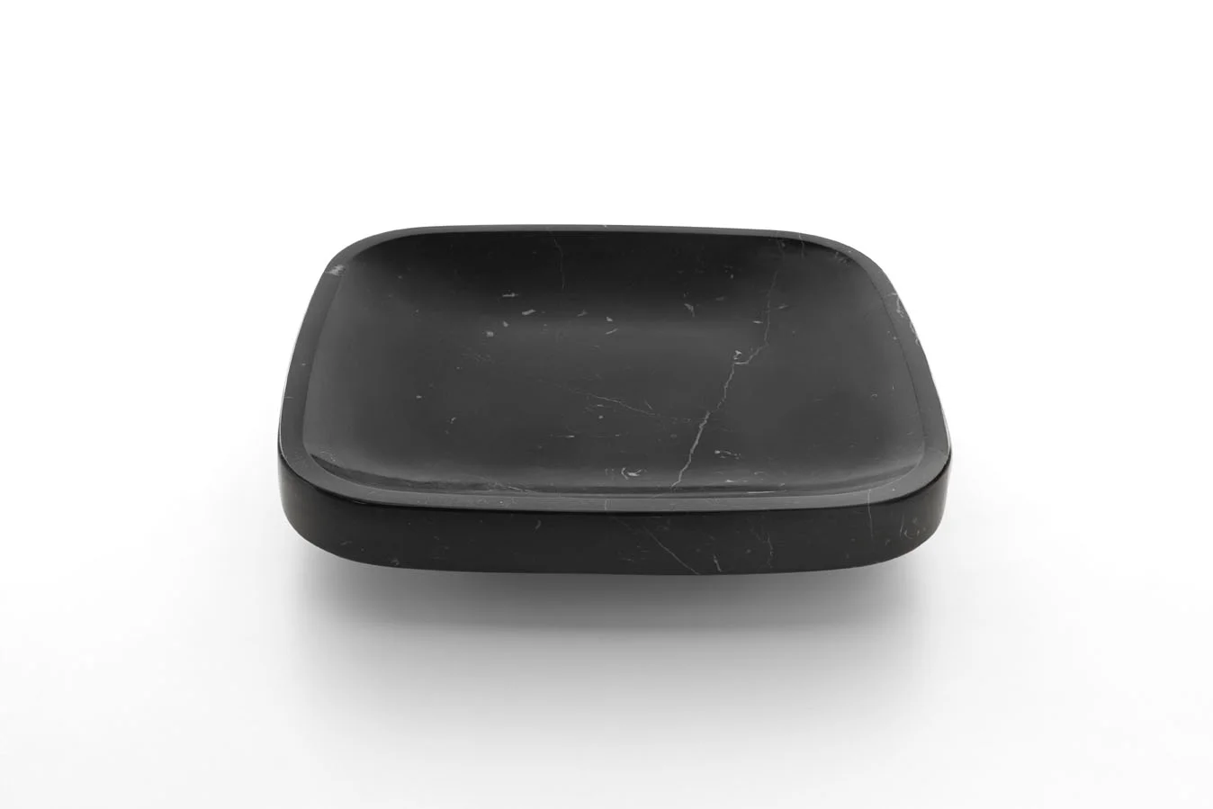 siglo-moderno-dina-irvine-nero-marquina-1.jpg