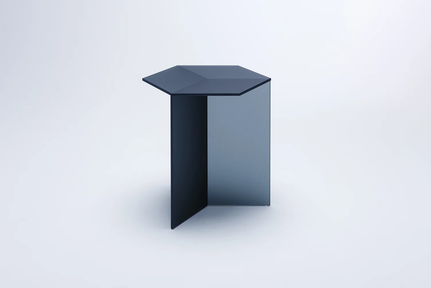 siglo_moderno_NC_PP_HR_Isom_Tall_black_frosted.jpg