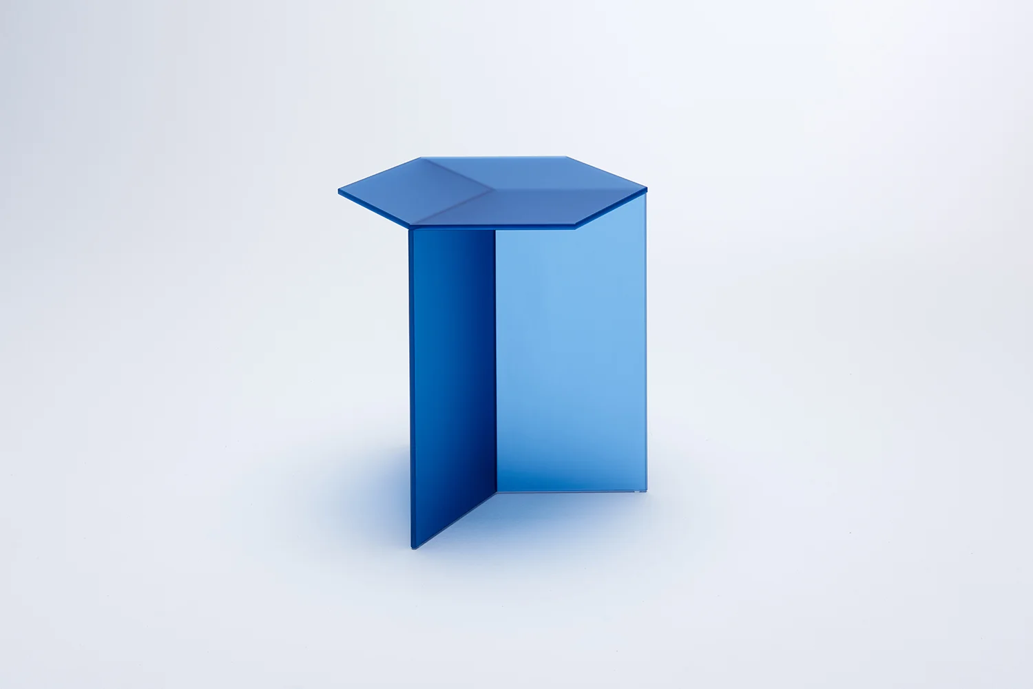 siglo_moderno_NC_PP_HR_Isom_Tall_blue_frosted.jpg