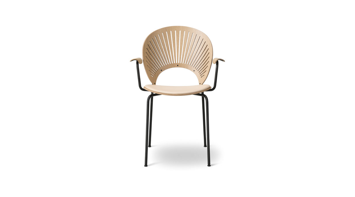 siglo_moderno_ND_3397_v1_oaklacquered_leather90_black_1218x675px_low_(1218x675).png