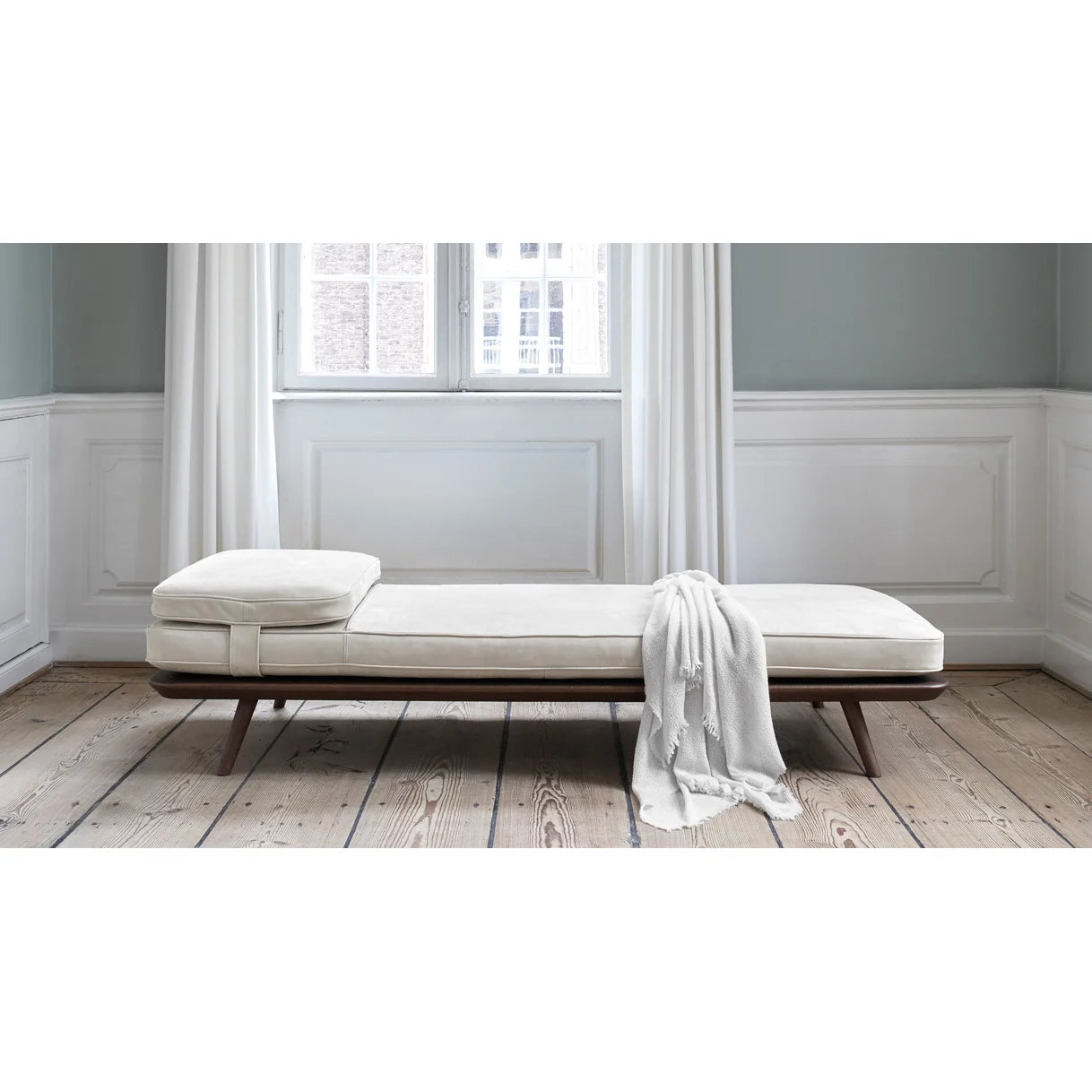 SpineLounge_3_About_the_Collection_okt_1218x675px.jpg