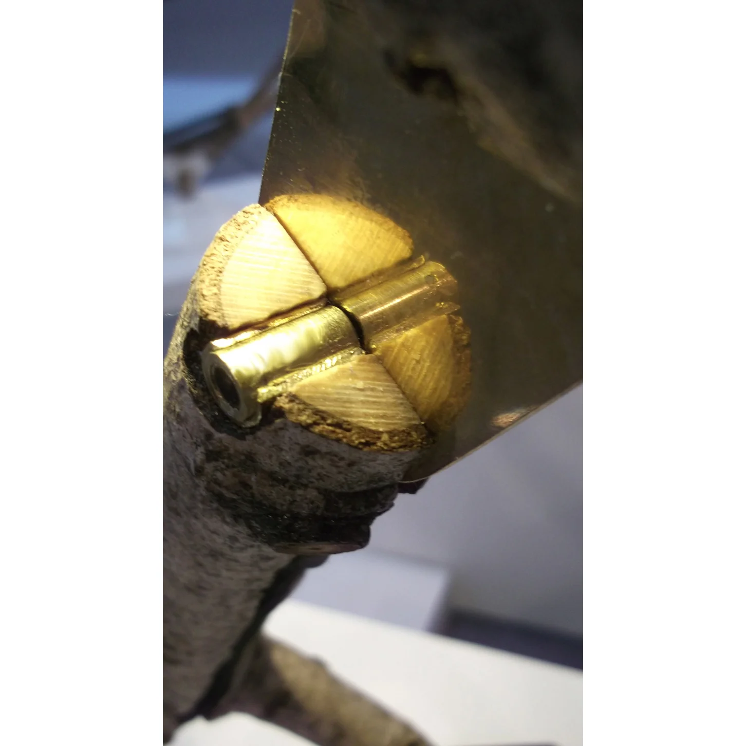 siglo_moderno_marco_ianncelli_little_tree_friend_lamp_2.jpg