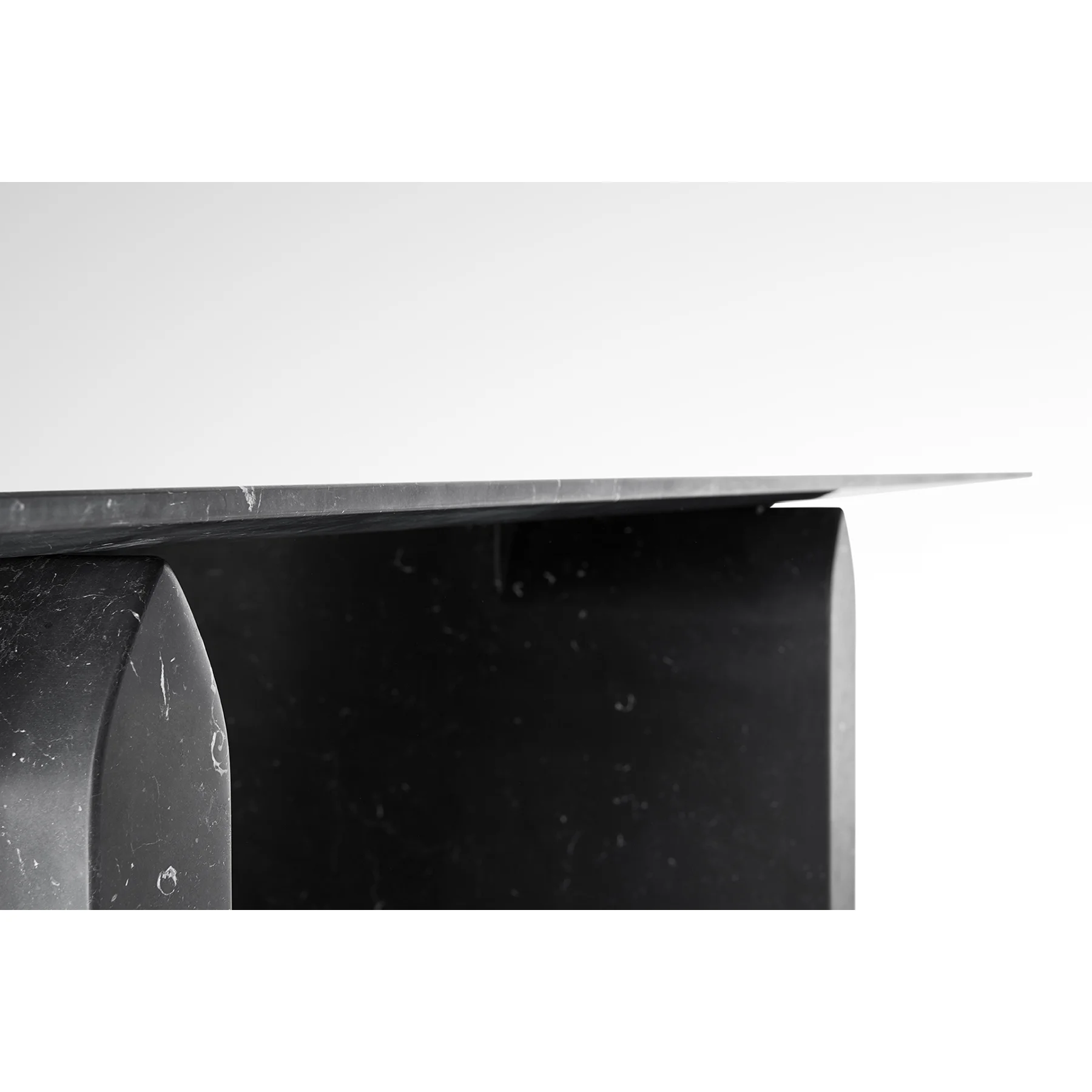 siglo-moderno-seesaw-72-nendo-nero-marquina-6.jpg