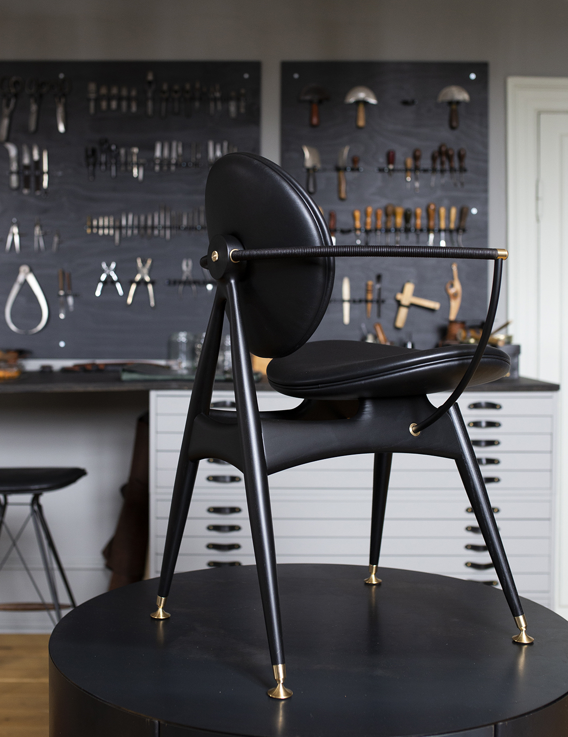 siglo_moderno_CircleDiningChair_OvergaardDyrman_Studio3.jpg
