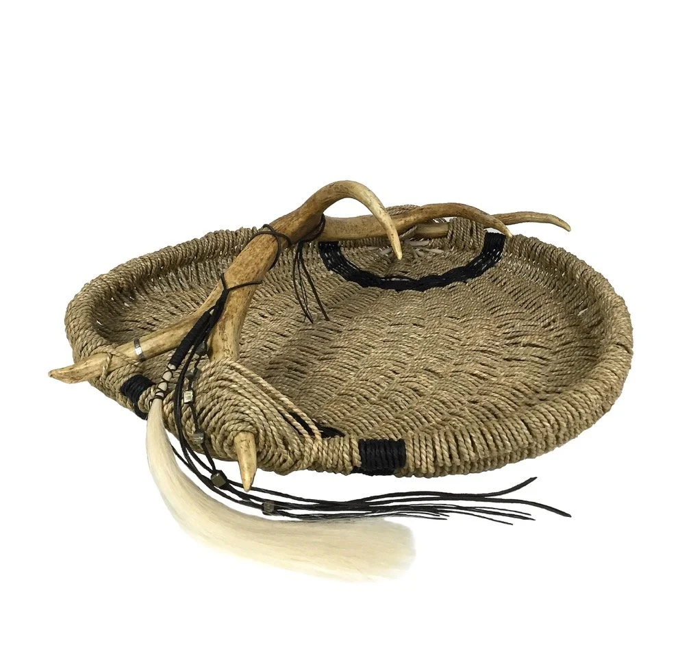 洋書 ANTLER BASKETS Handmade Reed Basket With Antler Spirit Carvings, Shed Mule