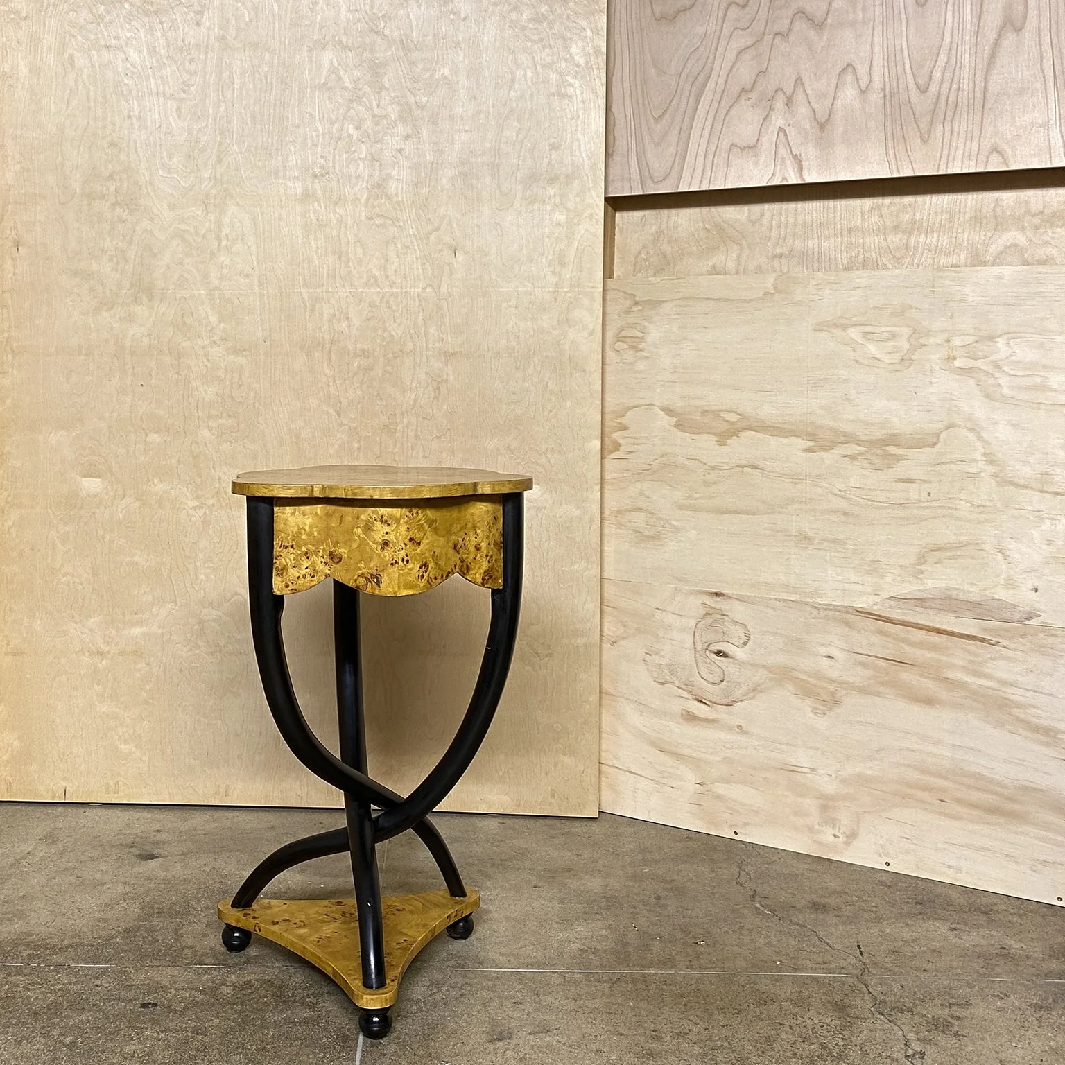 siglo-moderno-art-deco-end-table-a-drawer-vintage-7.jpg