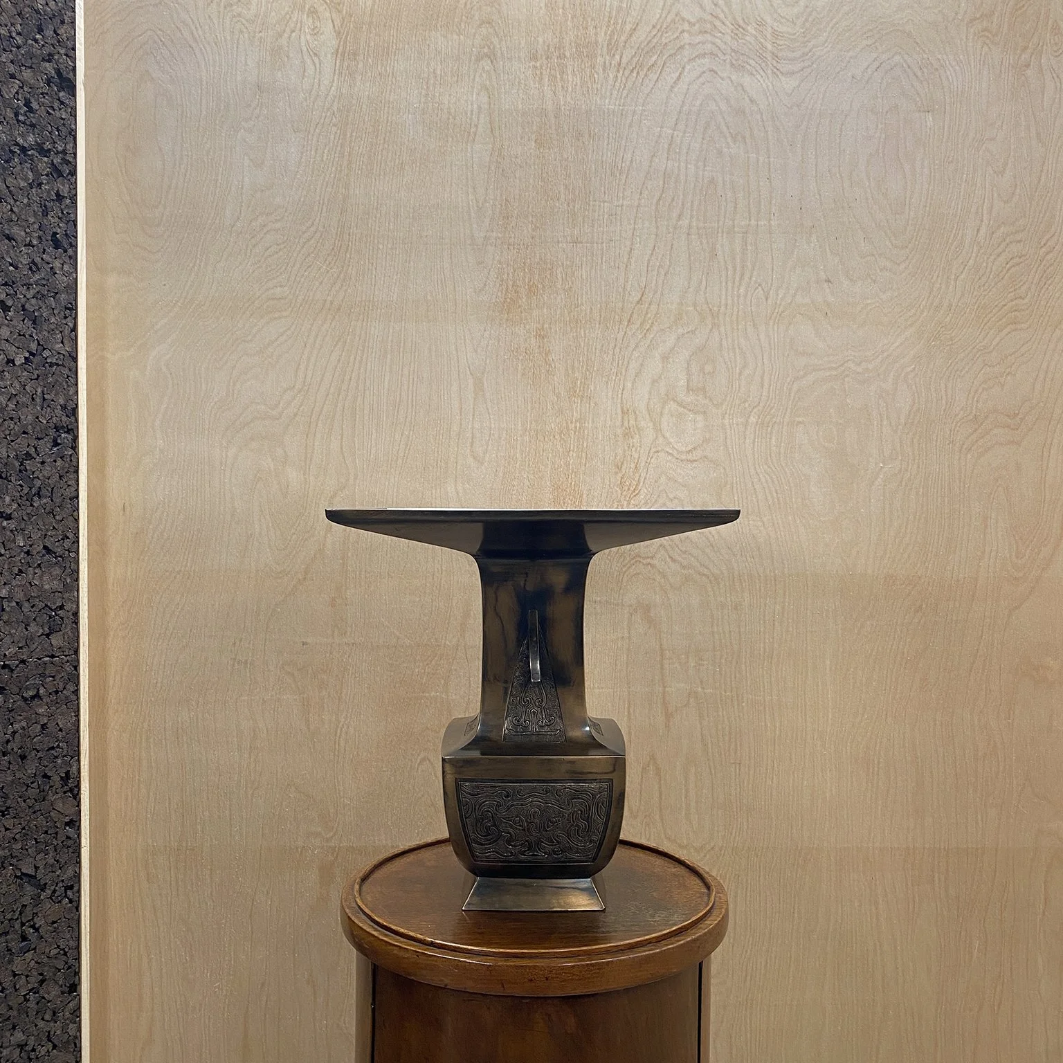 siglo-moderno-antique-vintage-japan-bronze-etched-vase-7.jpg