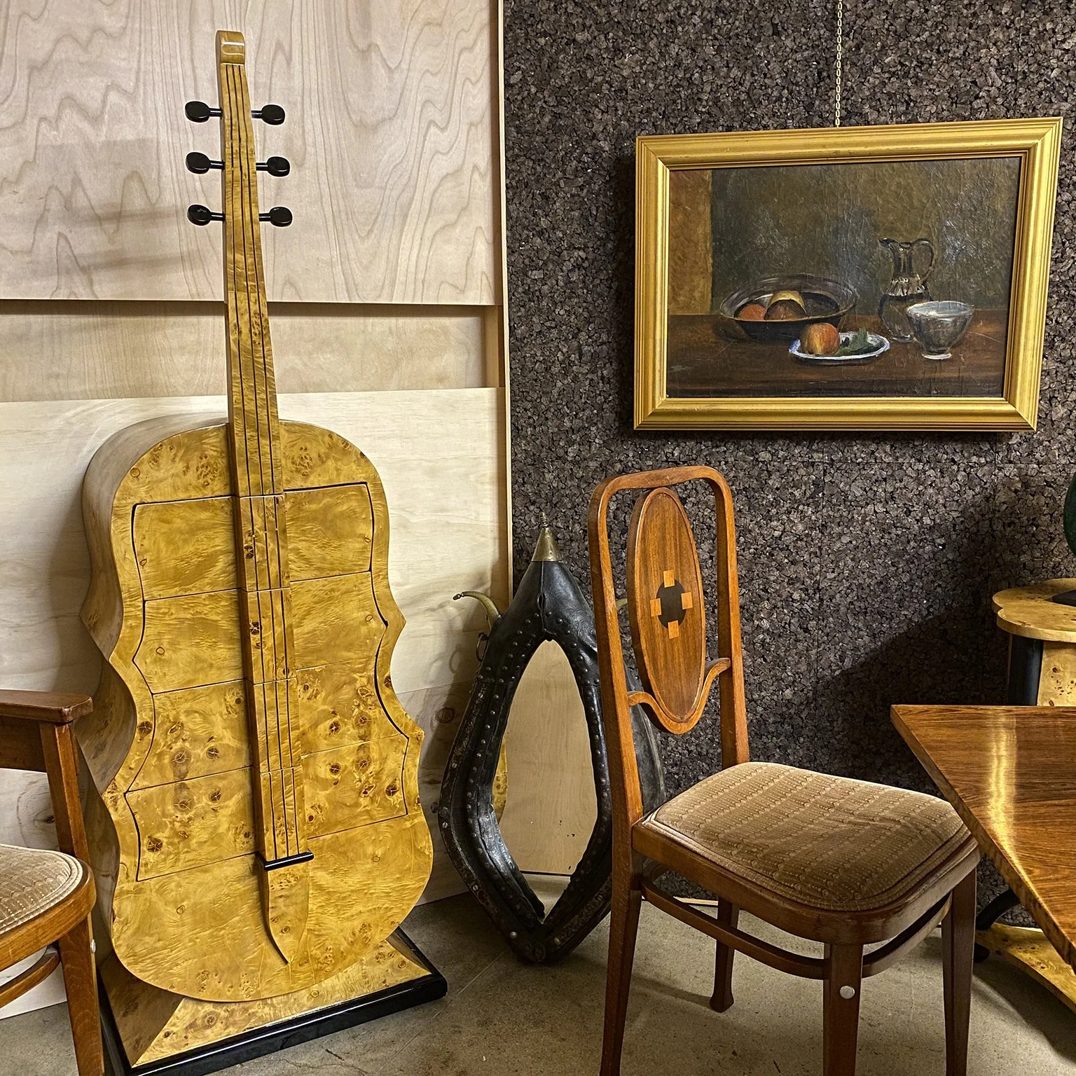 siglo-moderno-december-vintage-vignette-2025-14.jpg