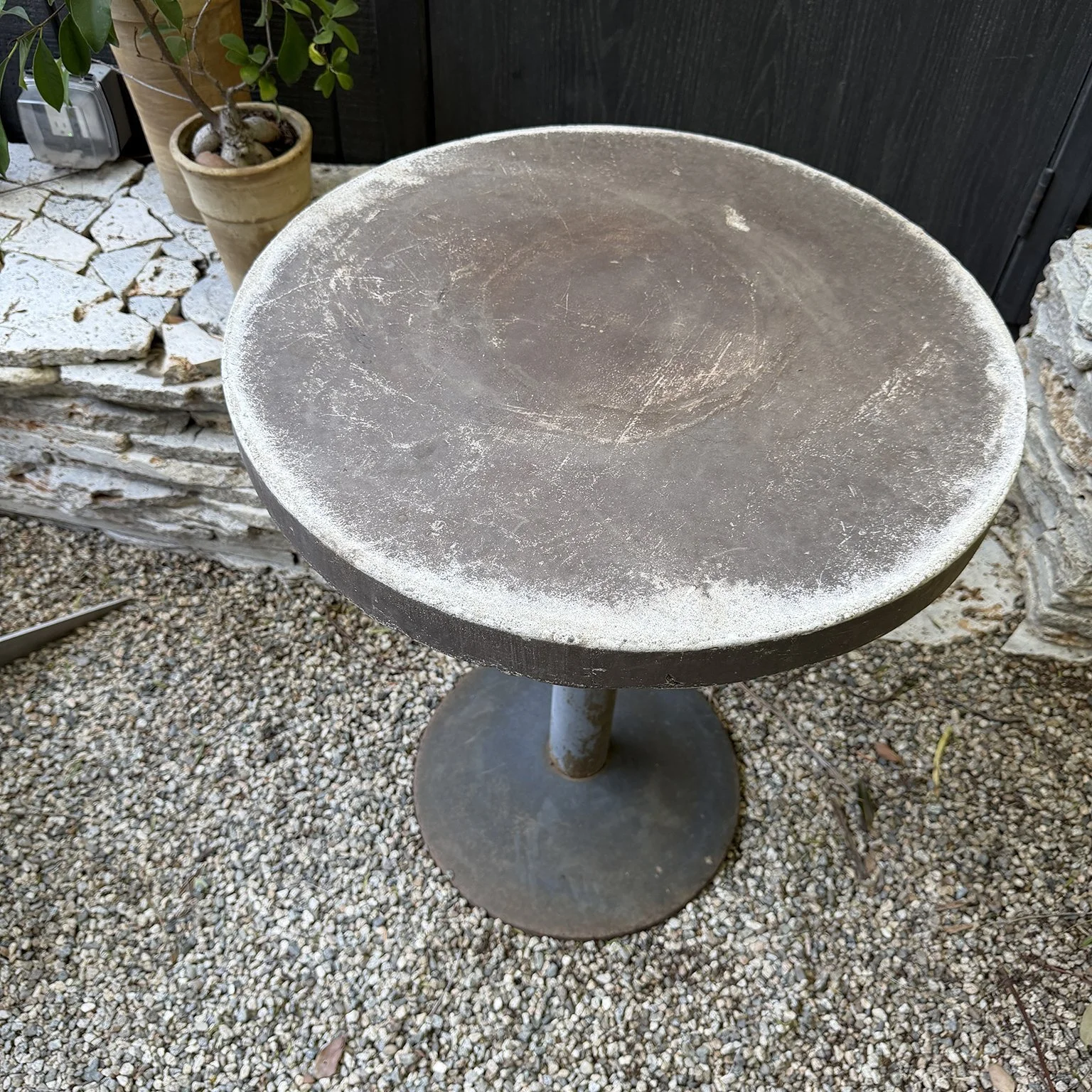 siglo-moderno-modernist-brutalist-concrete-metal-cafe-table-2.jpg