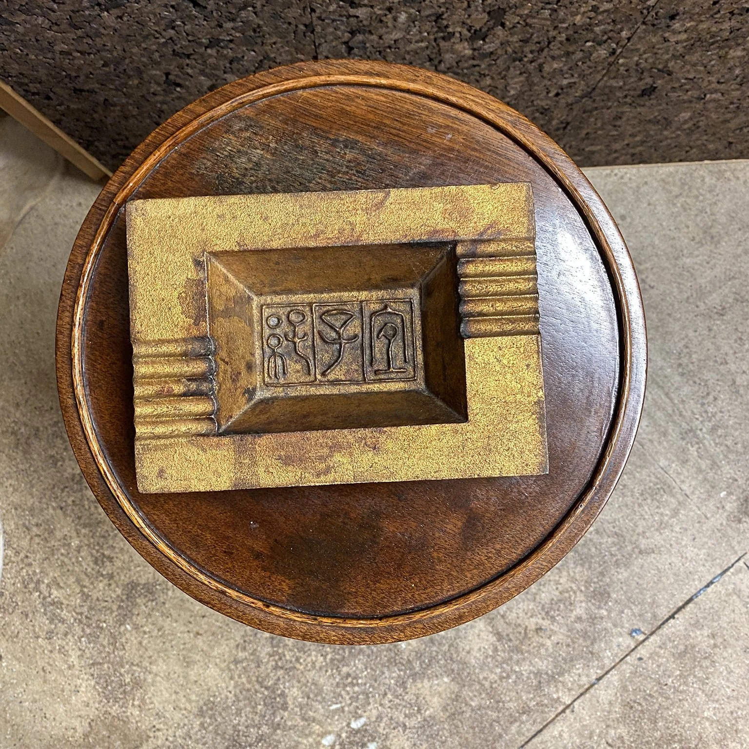 siglo-moderno-vintage-eygptian-revival-motif-metal-ash-tray-7.jpg