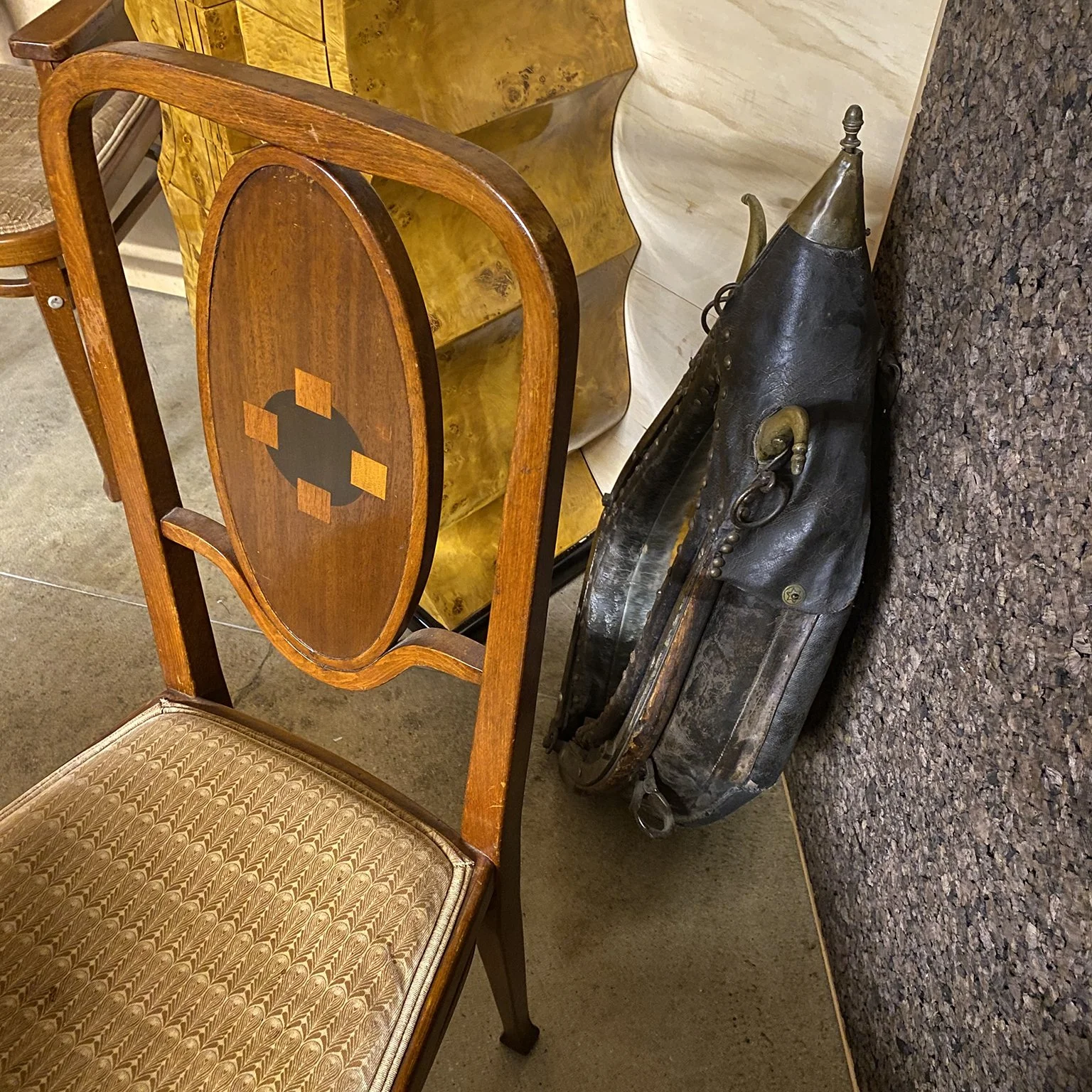 siglo-moderno-december-vintage-vignette-2025-28.jpg
