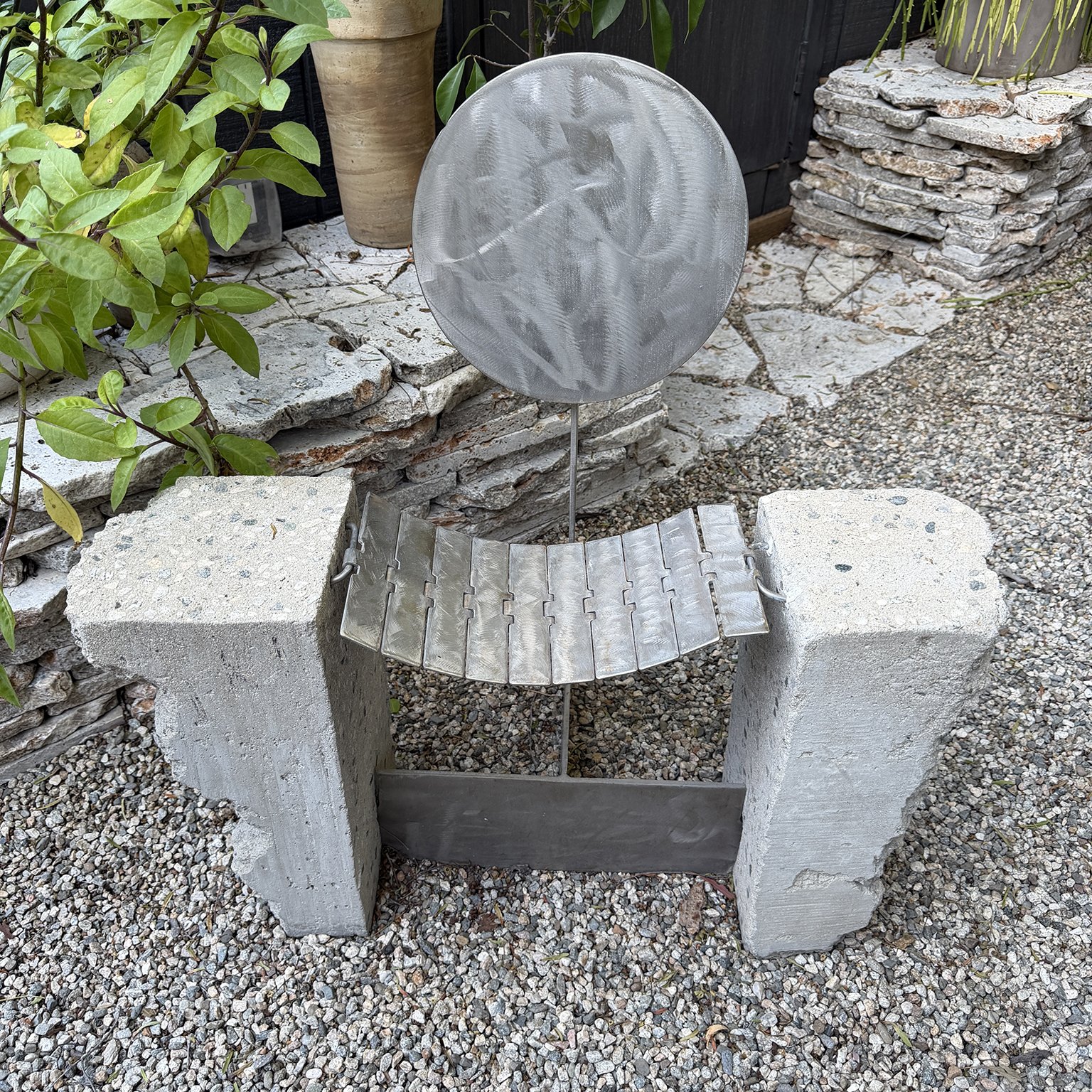 siglo-moderno-modernist-brutalist-concrete-metal-outdoor-sculpture-chairs-2.jpg