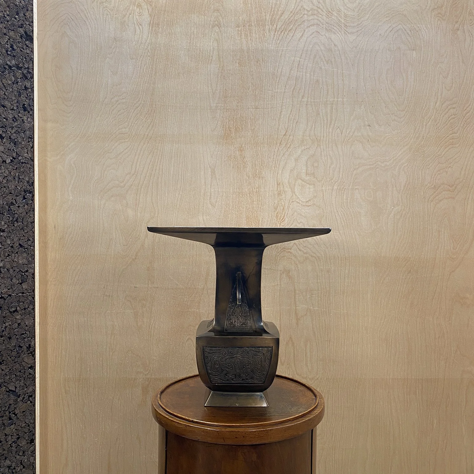 siglo-moderno-antique-vintage-japan-bronze-etched-vase-3.jpg
