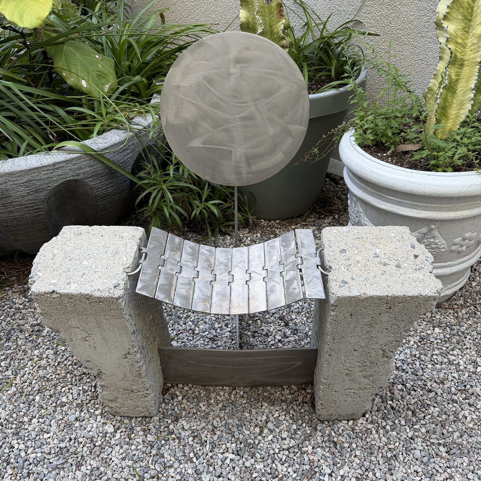 siglo-moderno-modernist-brutalist-concrete-metal-outdoor-sculpture-chairs-10.jpg