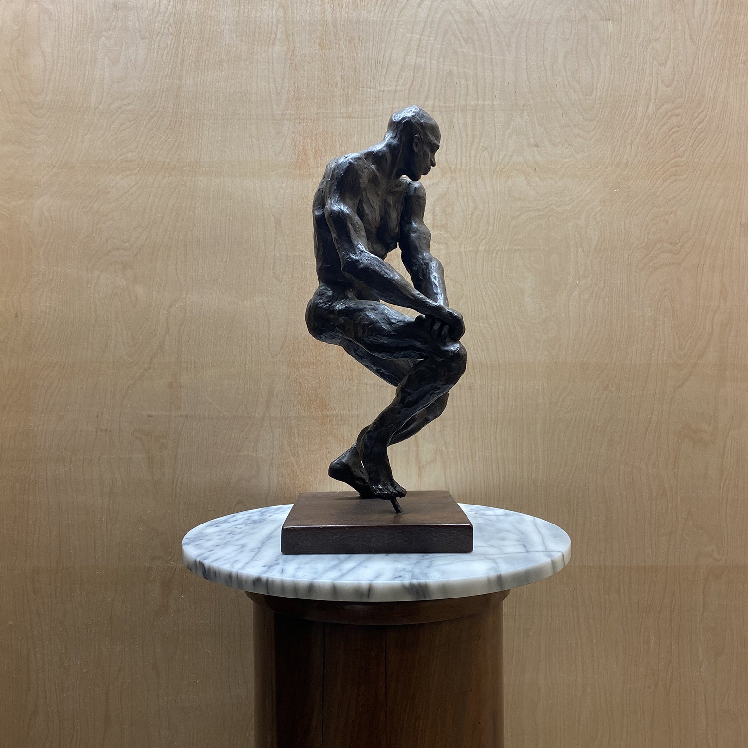 siglo-moderno-bronze-sculpture-figurative-seated-male-7.jpg
