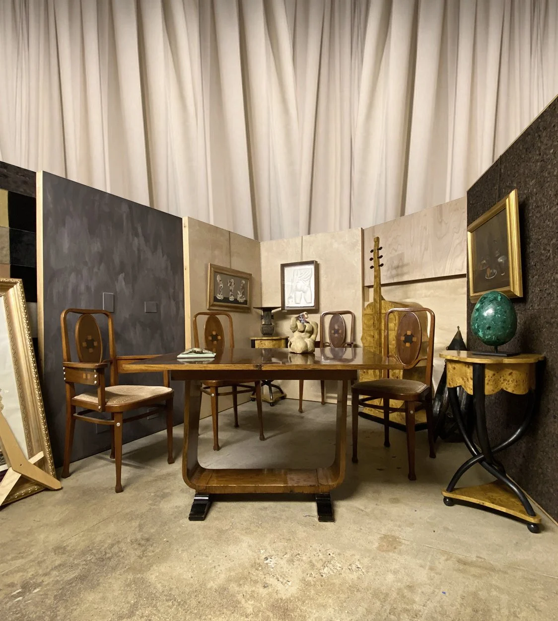 siglo-moderno-december-vintage-vignette-2025-6.jpg