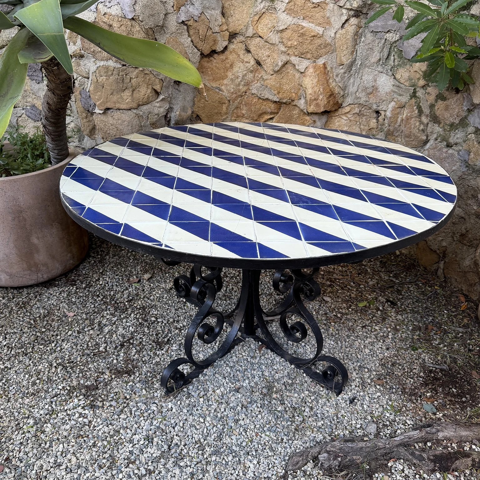 siglo-moderno-modernist-mexican-outdoor-dining-table-stripe-tile-iron-4.jpg