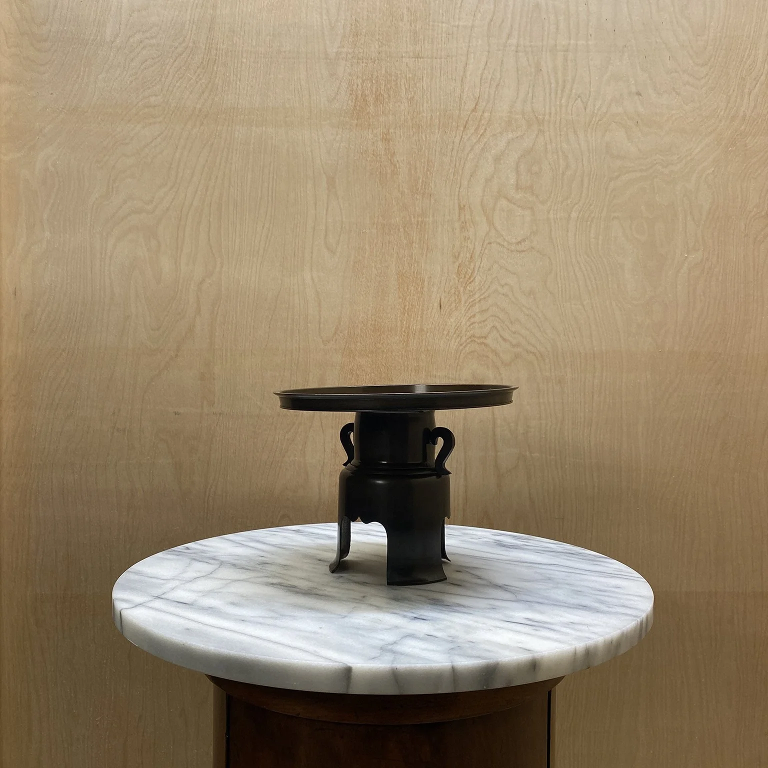 siglo-moderno-japanese-ikebana-bronze vase-2.jpg