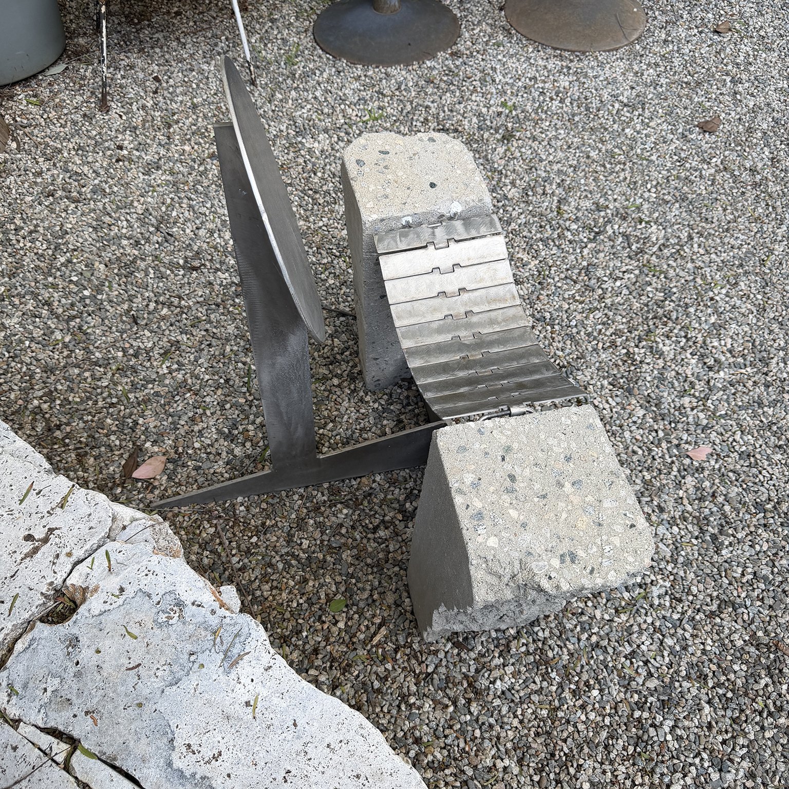 siglo-moderno-modernist-brutalist-concrete-metal-outdoor-sculpture-chairs-8.jpg