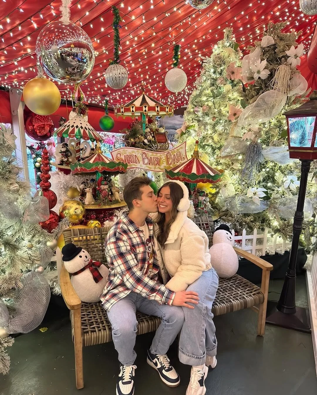 Kissing 2024 goodbye 💋✨ 

HAPPY NYE! Reminder: Tonight from 7 PM we&rsquo;re exclusive to 21+ bar crawl ticket holders. Get your last-minute tickets at ChicagoNYECrawl.com and celebrate the New Year the best bars in Wrigley at the Chicago New Year&r
