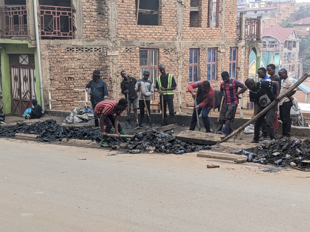 Community Clean Up in Bukavu