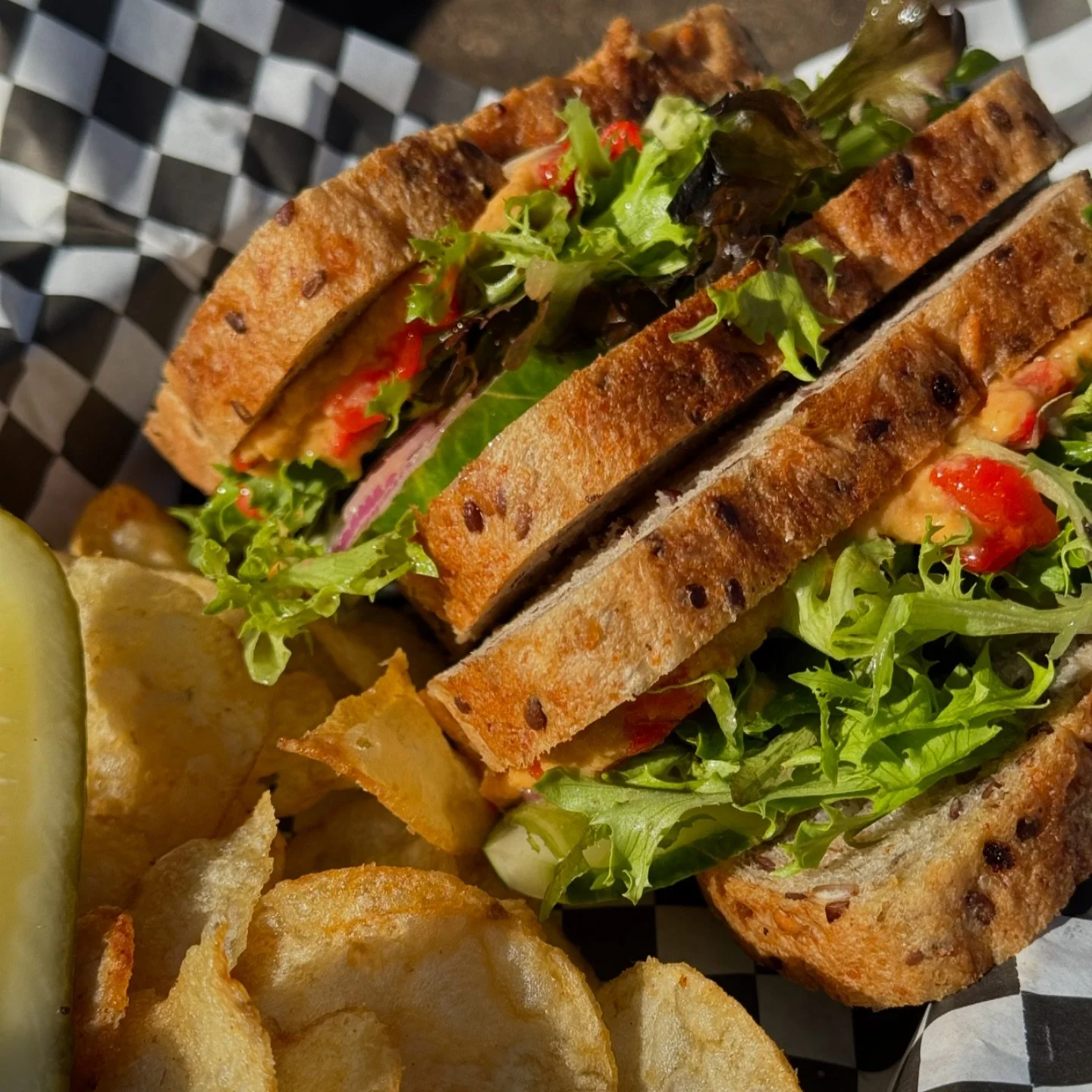 Introducing THE POSY! ✨hummus, roasted red peppers, cucumbers, red onions, field greens &amp; vinaigrette on german 5 grain =😋| #littlebreadco