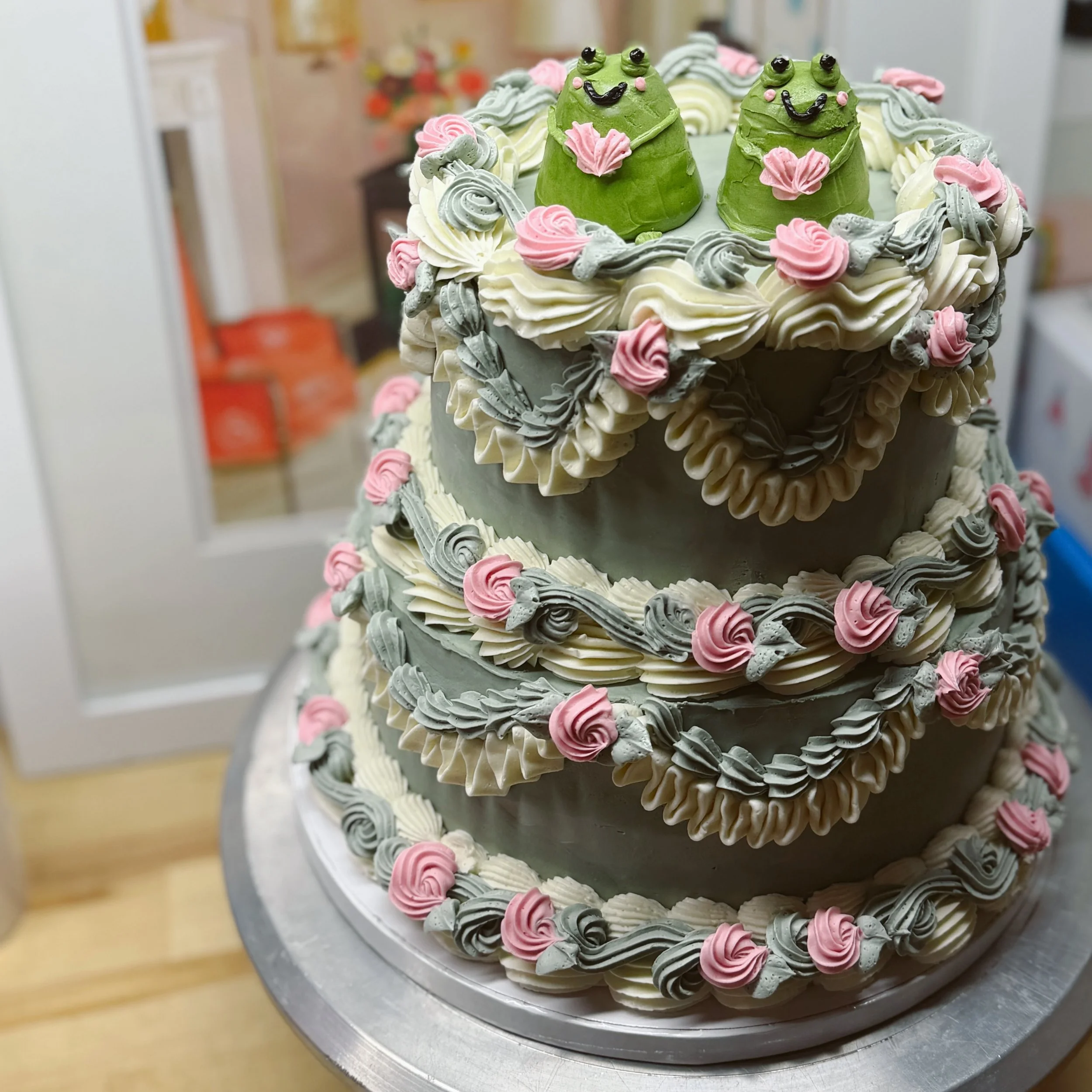 The cutest elopement celebration cake! ✨