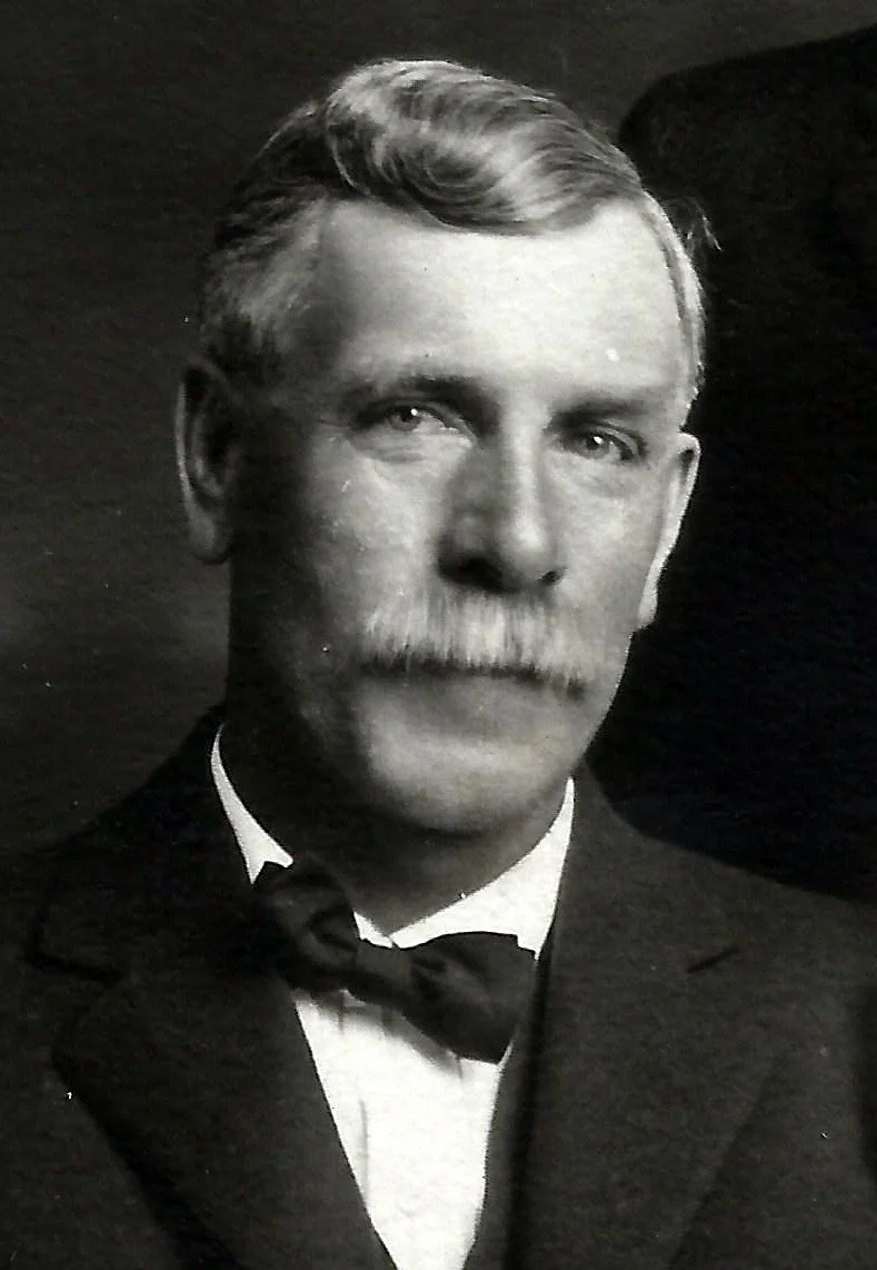 Frank W. Earl.jpg
