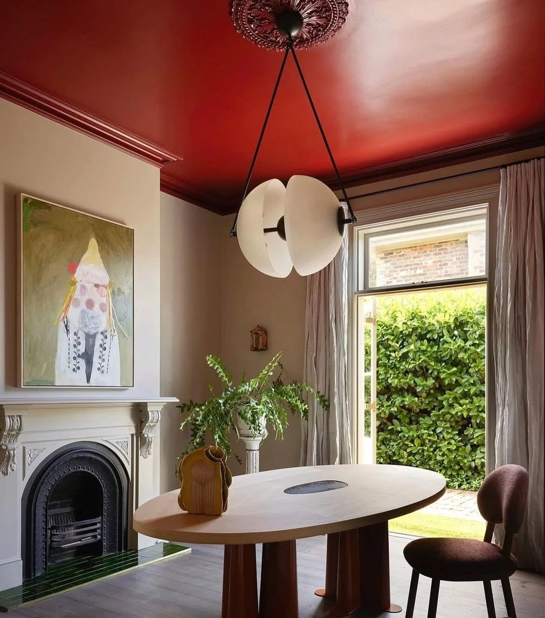A pop of color on the ceiling always looks good. (Design by @pasqualecook, photo by @joseph_gardner)  #thecravecollective #interiordesign #design #livingroom #interiors123