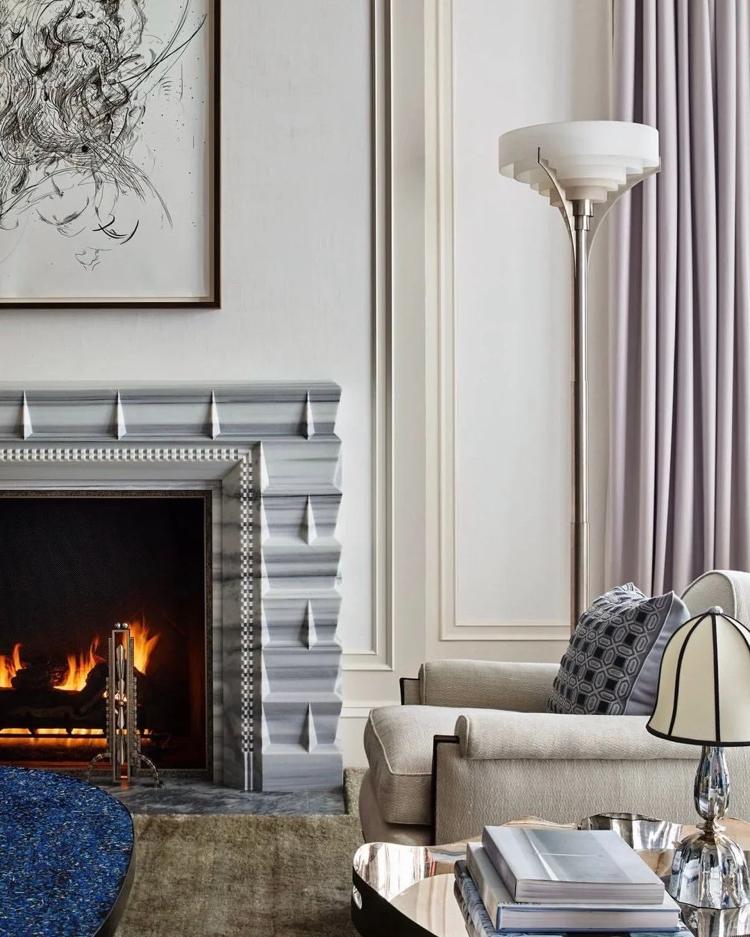 The details on this fireplace are insane! (Design by @peterpennoyerarchitects, photo by @ericpiasecki)  #thecravecollective #interiordesign #design #livingroom #interiors123