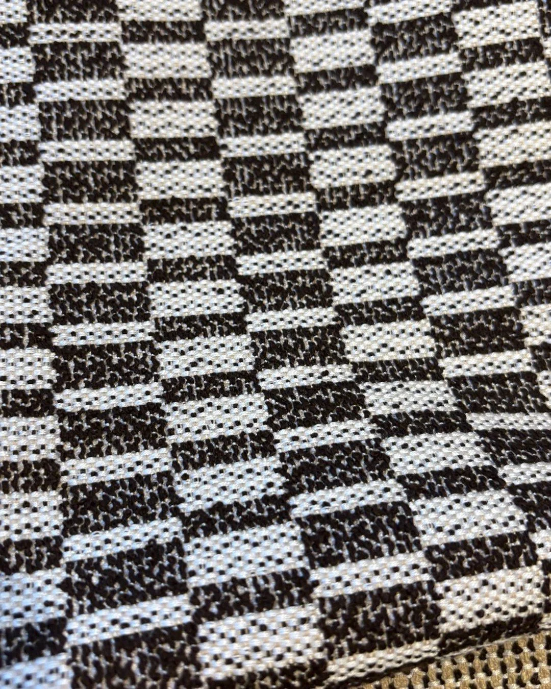 A classic two tone indoor/outdoor fabric from @tatizeasyliving. DM me for samples!  #thecravecollective #outdoorfabric #outdoorliving #fabric #fabriclove