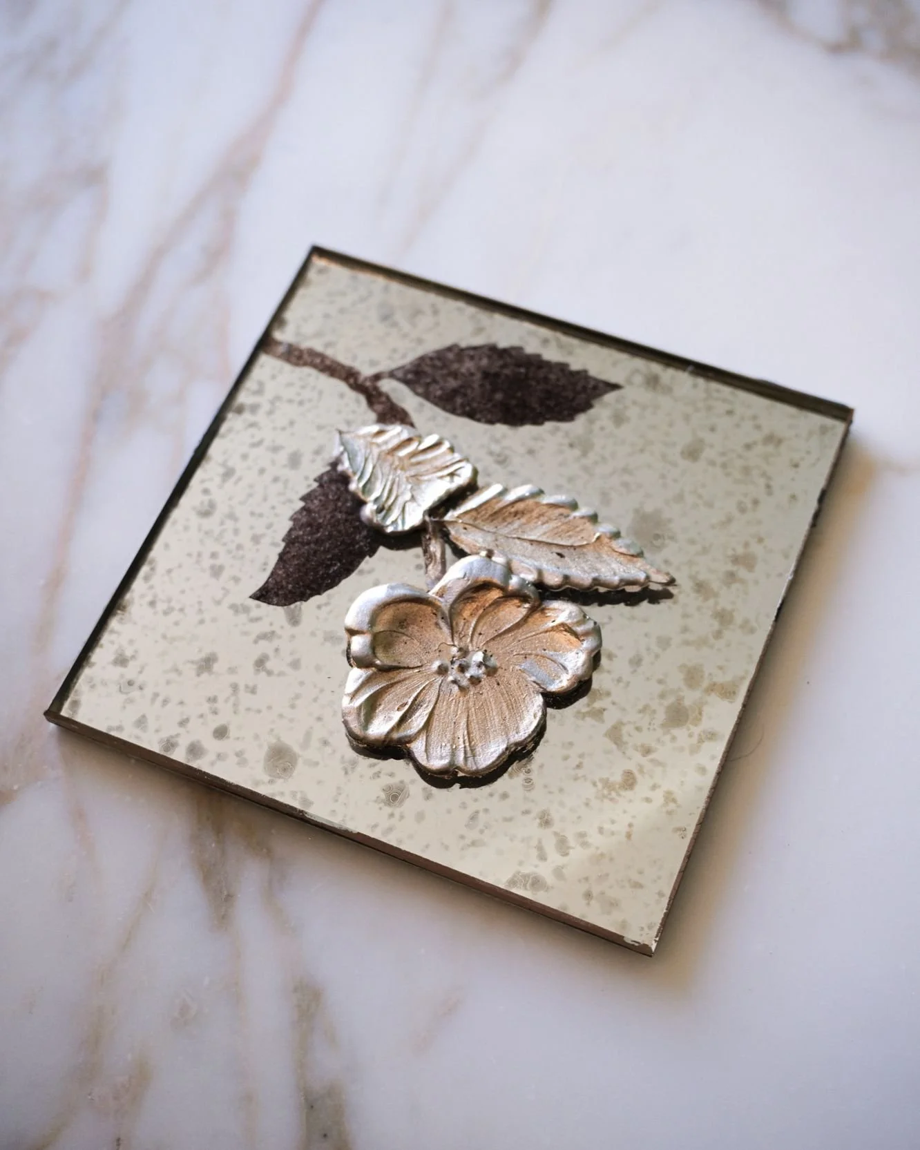 Delicate and intricate the Eglomise collection from @mjatelier is one-of-a-kind.  #thecravecollective #wallpaper #handmade #oneofakind #madeinusa