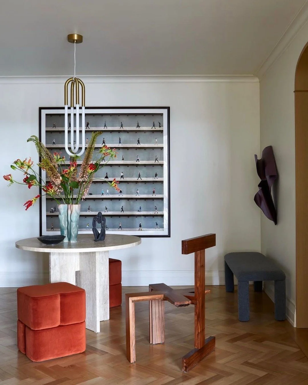 A lovely entryway view. (Design by @rachelsloaneinteriors, photo by @joshuamchughphotography)  #thecravecollective #interiordesign #design #entryway #interiors123