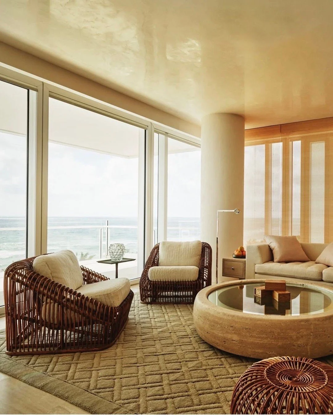 Spotted @lamanufacturecogolinofficiel&rsquo;s Tapis Gassin rug in this stunning home designed by @martinbrulestudio) #thecravecollective #rugs #bespokerugs #handmade #luxury