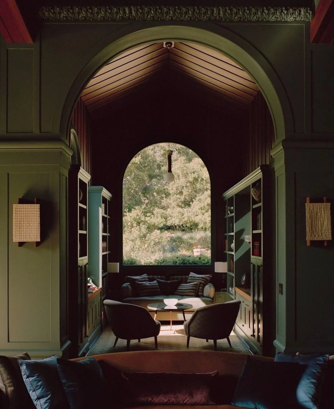 Obsessed with all of the details in this space. (Design by Bernard Maybeck, photo by @rvstapleton)  #thecravecollective #interiordesign #design #livingroom #interiors123