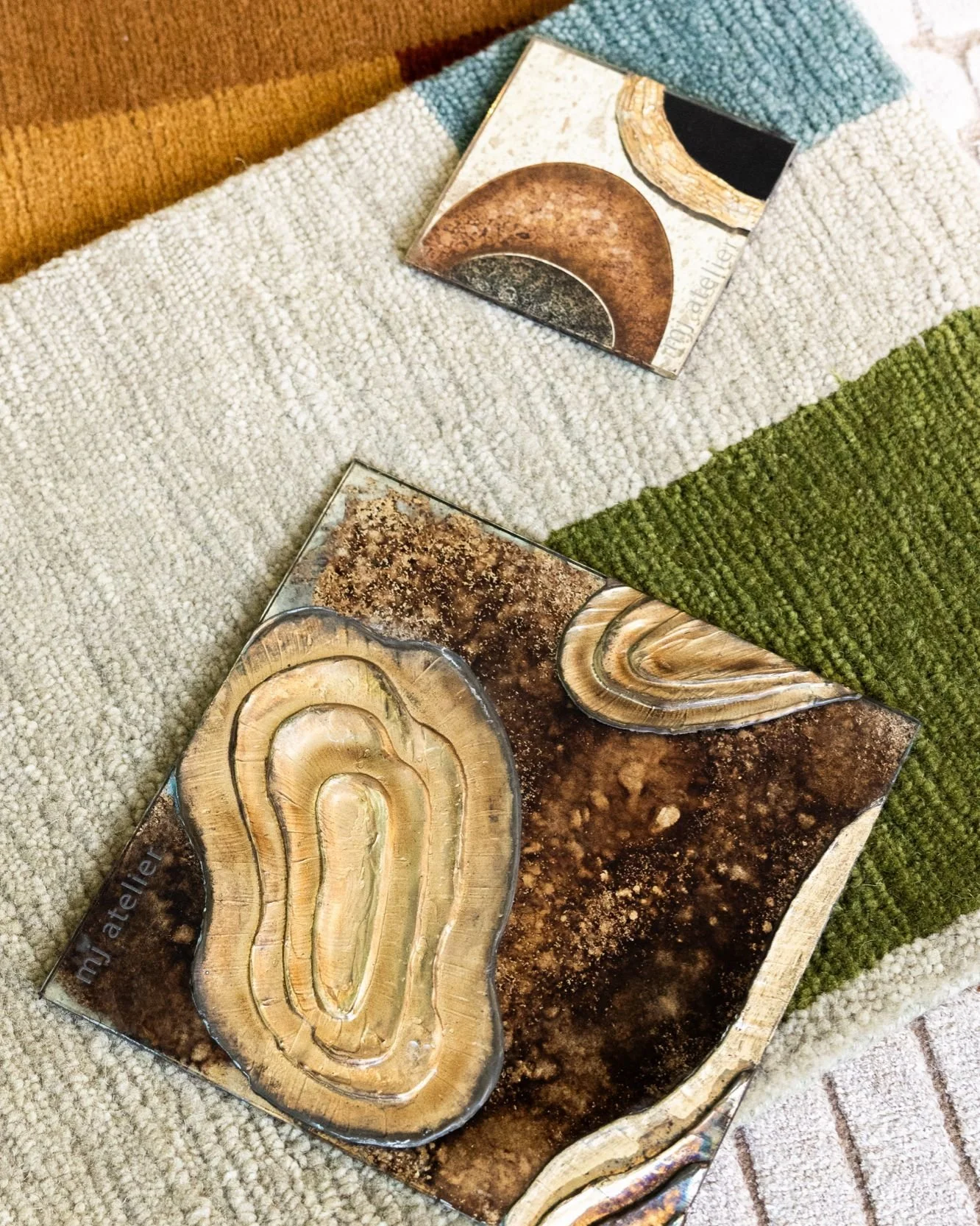 A match made in heaven with @mjatelier and @lamanufacturecogolinofficiel.  #thecravecollective #wallpaper #handmade #oneofakind #rugs