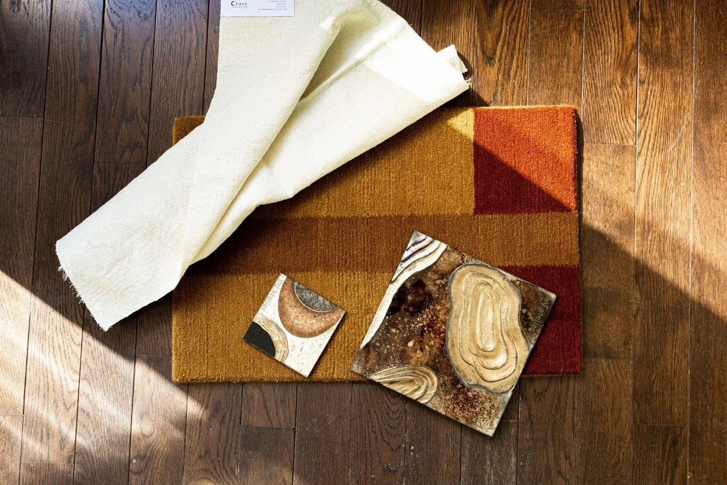 Loving the light in my Salon today! Working on a gorgeous scheme featuring Cilo, a Cotton Slub Moir&eacute;, a @lamanufacturecogolinofficiel, rug and stunning @mjatelier Verre &Eacute;glomis&eacute; samples.  #thecravecollection #fabric #textiles #te