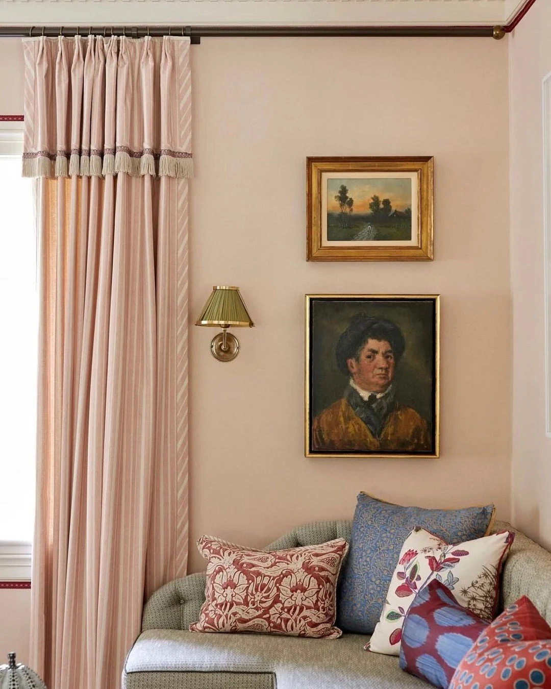 A perfect cozy corner to read a book. (Design by @barriebenson, photo by @francescolagnese)  #thecravecollective #interiordesign #design #livingroom #interiors123