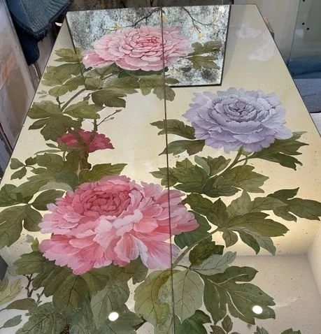 Eglomise from @mjatelier is hand applied on glass to create a stunning one-of-a-kind look. DM me for inquiries.  #thecravecollective #wallpaper #handmade #oneofakind #madeinusa