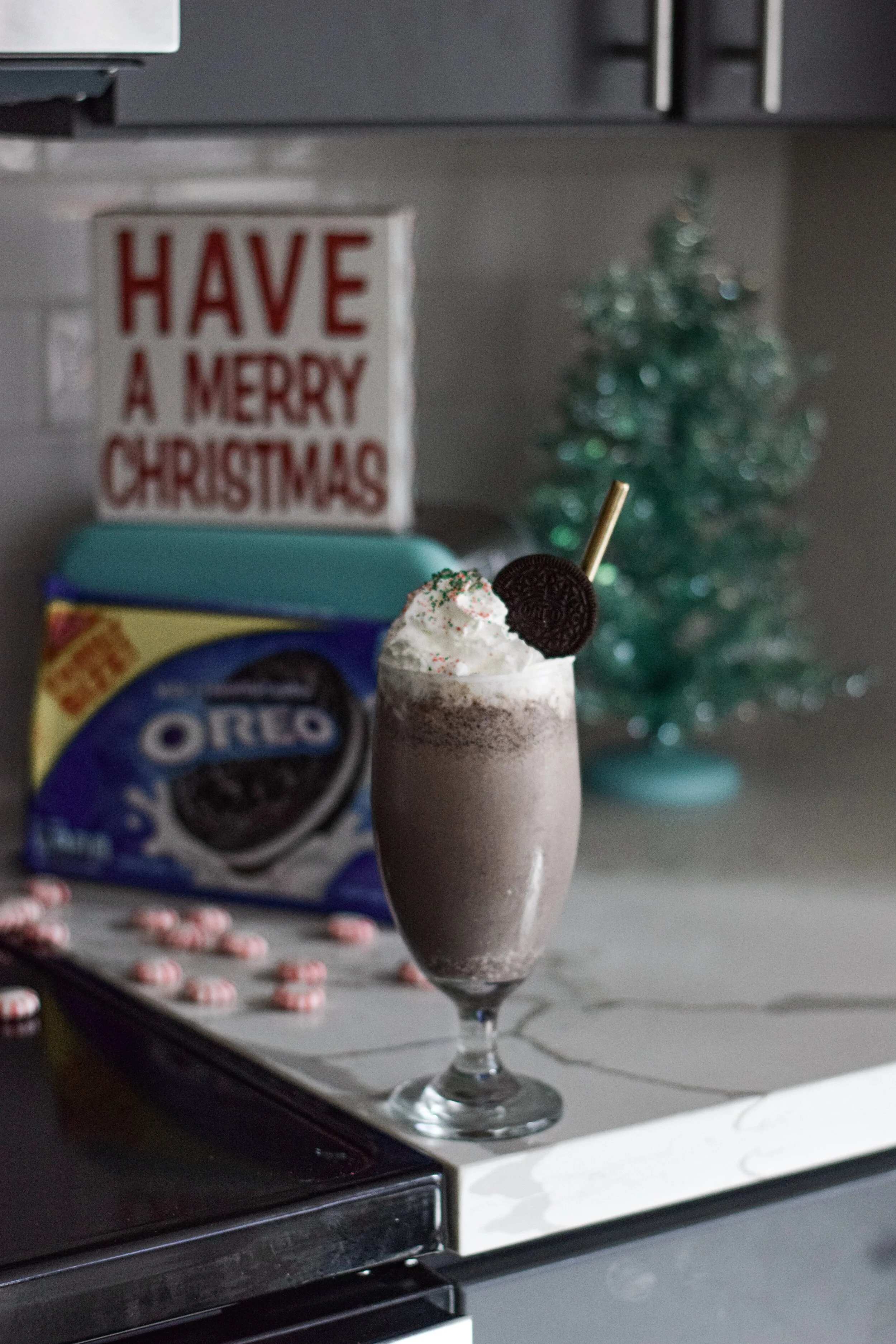 a tall glass of PEPPERMINT OREO MILKSHAKE RECIPE