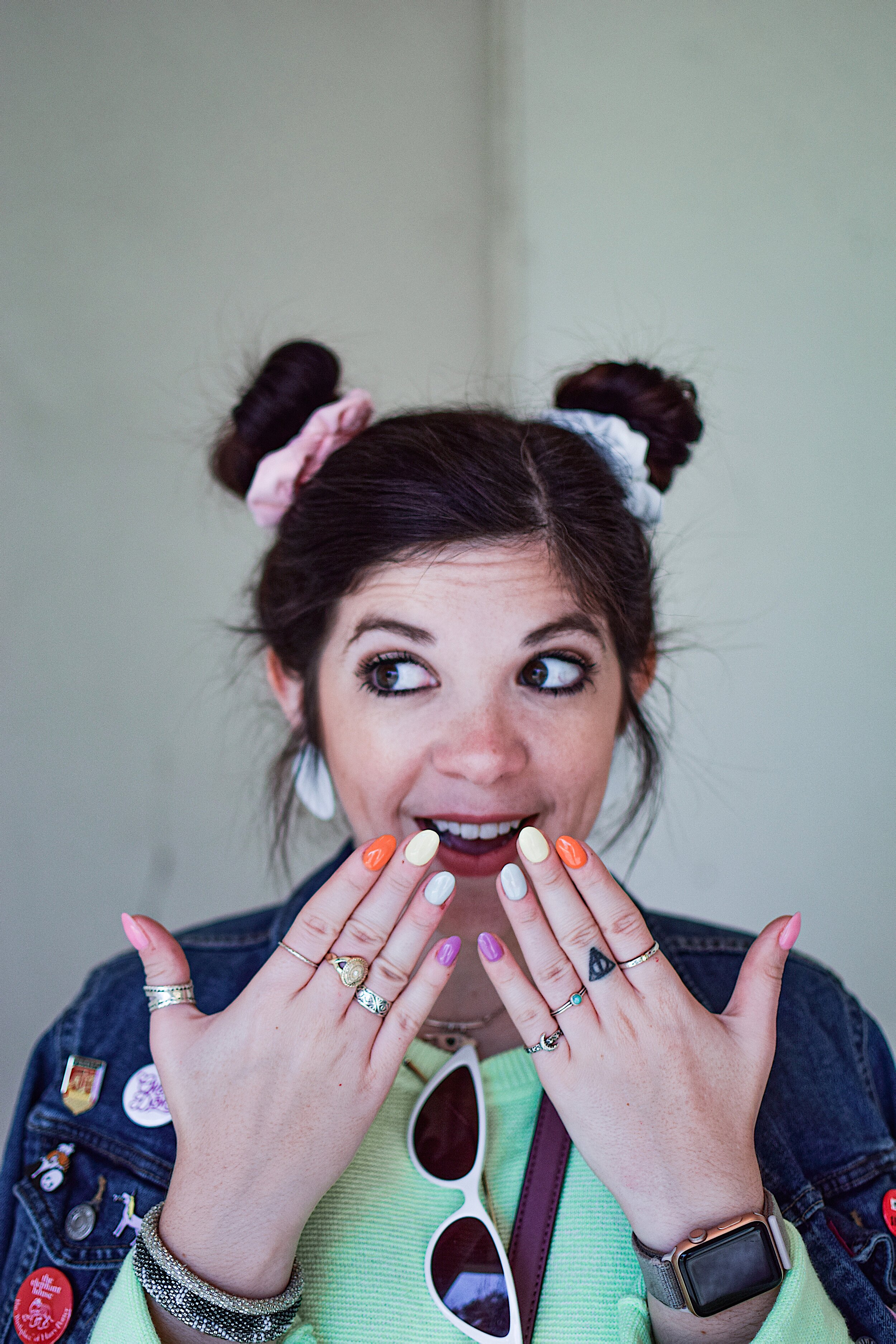 woman showing her SPRING NAIL INSPIRATION